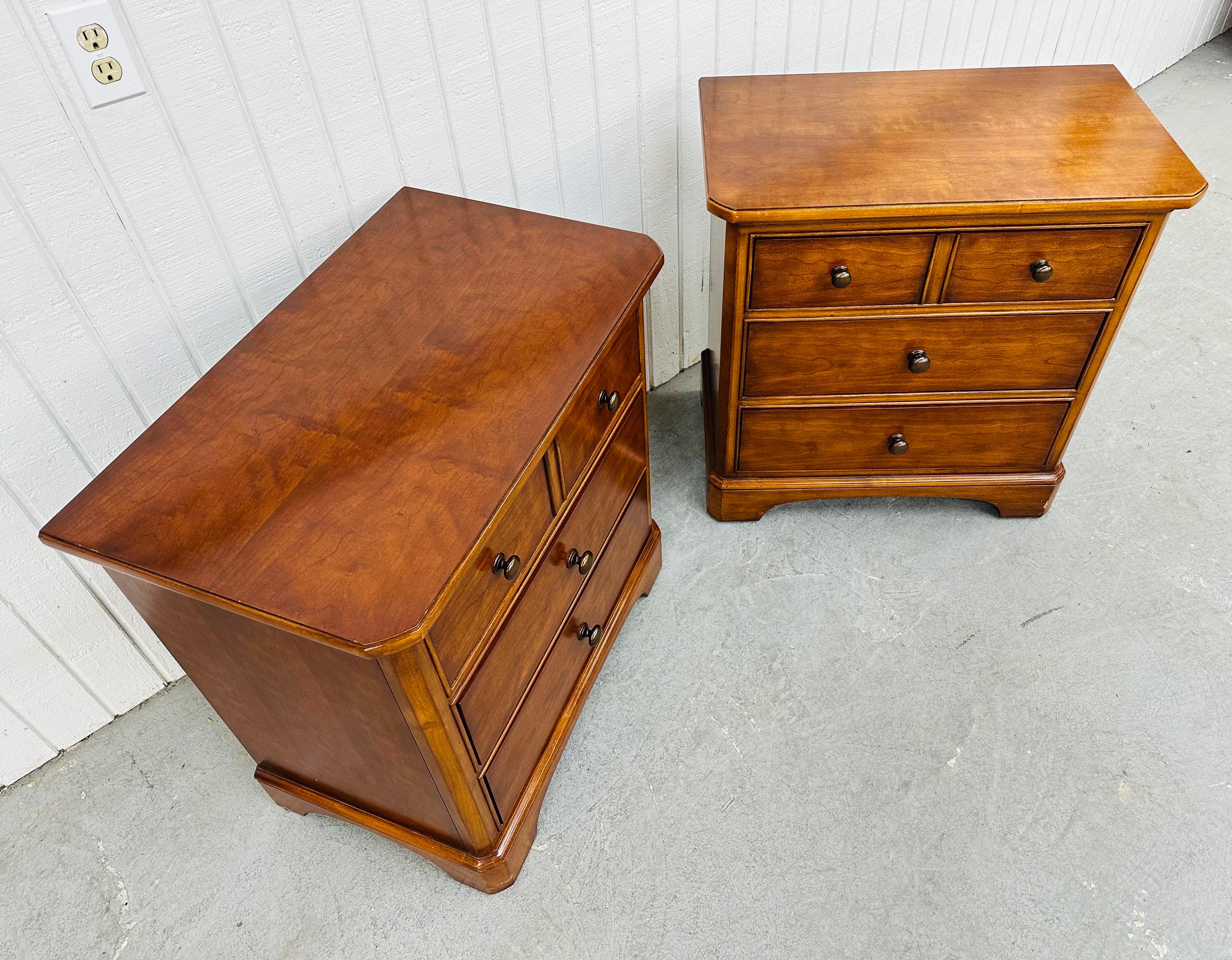 Vintage Thomasville Cherry Bachelor Chest Nightstands - Set of 2 In Good Condition In Clarksboro, NJ