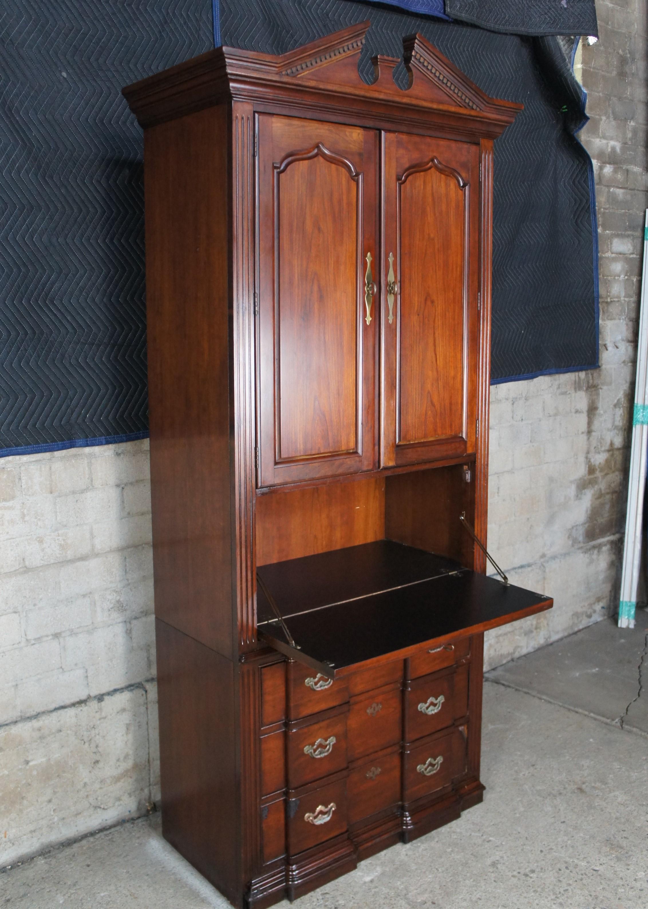 Vintage Thomasville Cherry Blockfront Secretary Bookcase Cabinet Dry Bar Cabinet In Good Condition For Sale In Dayton, OH