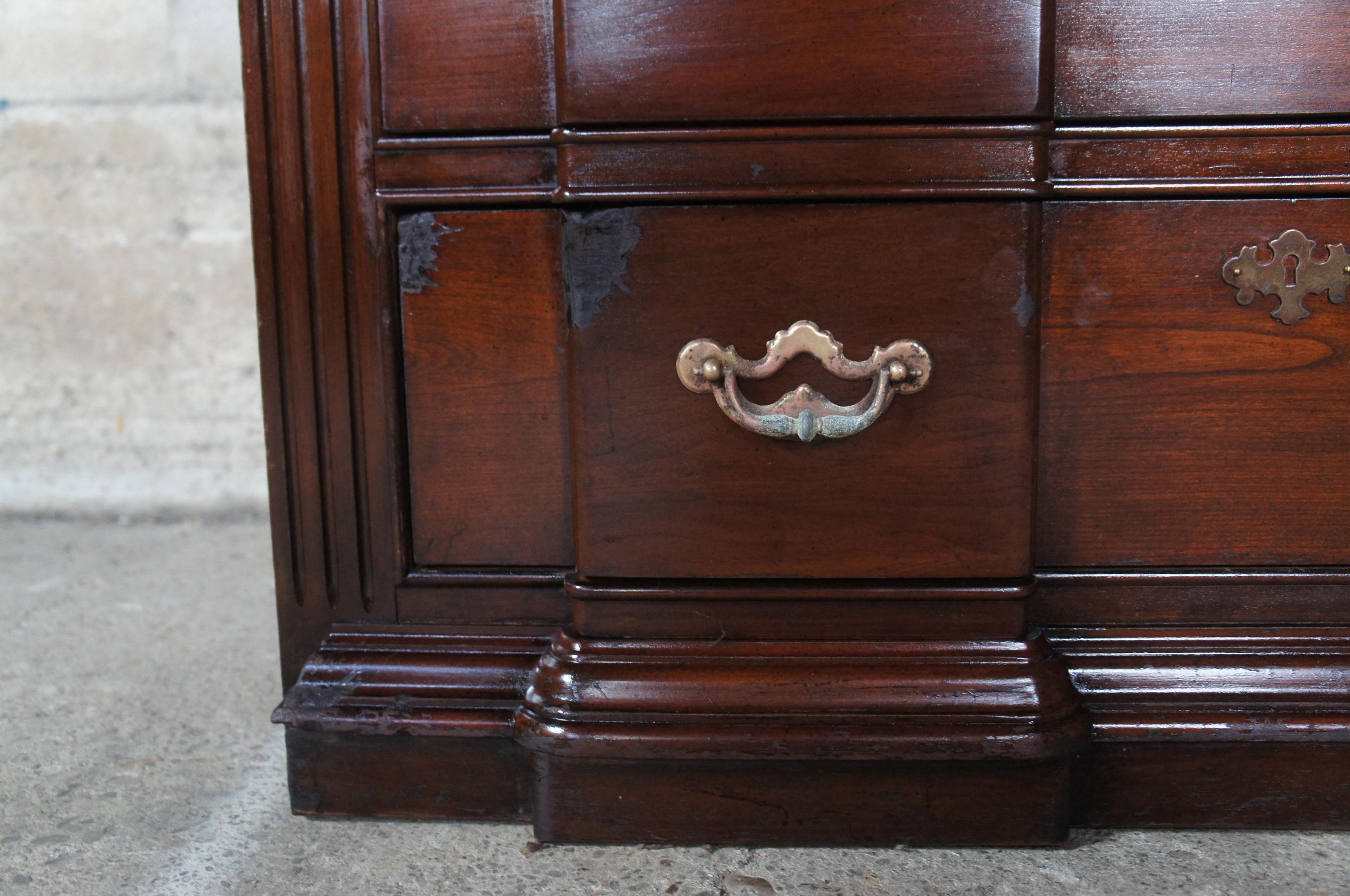 Vintage Thomasville Cherry Blockfront Secretary Bookcase Cabinet Dry Bar Cabinet For Sale 3