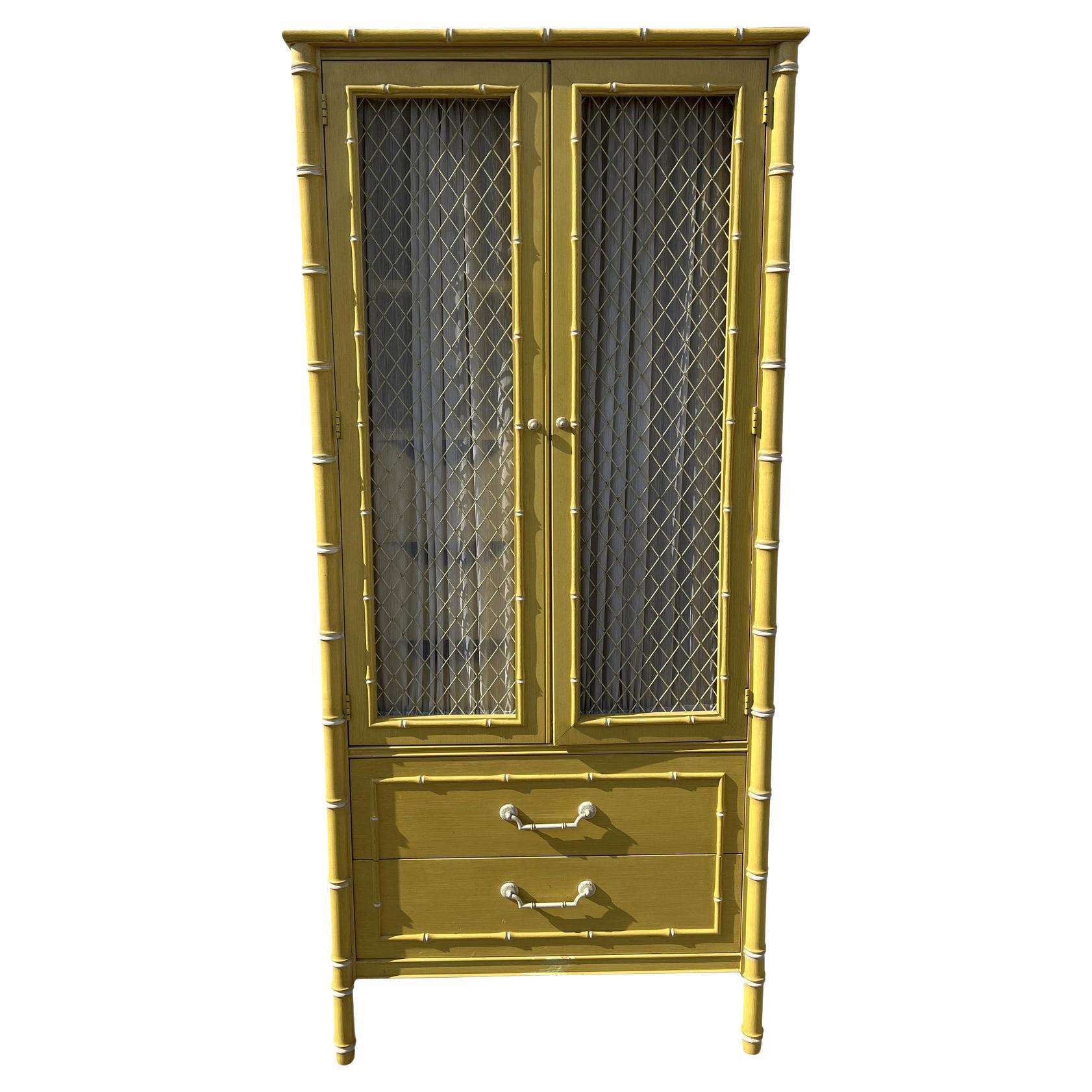 Commode vintage Thomasville en faux bambou de style Boho Chic côtier