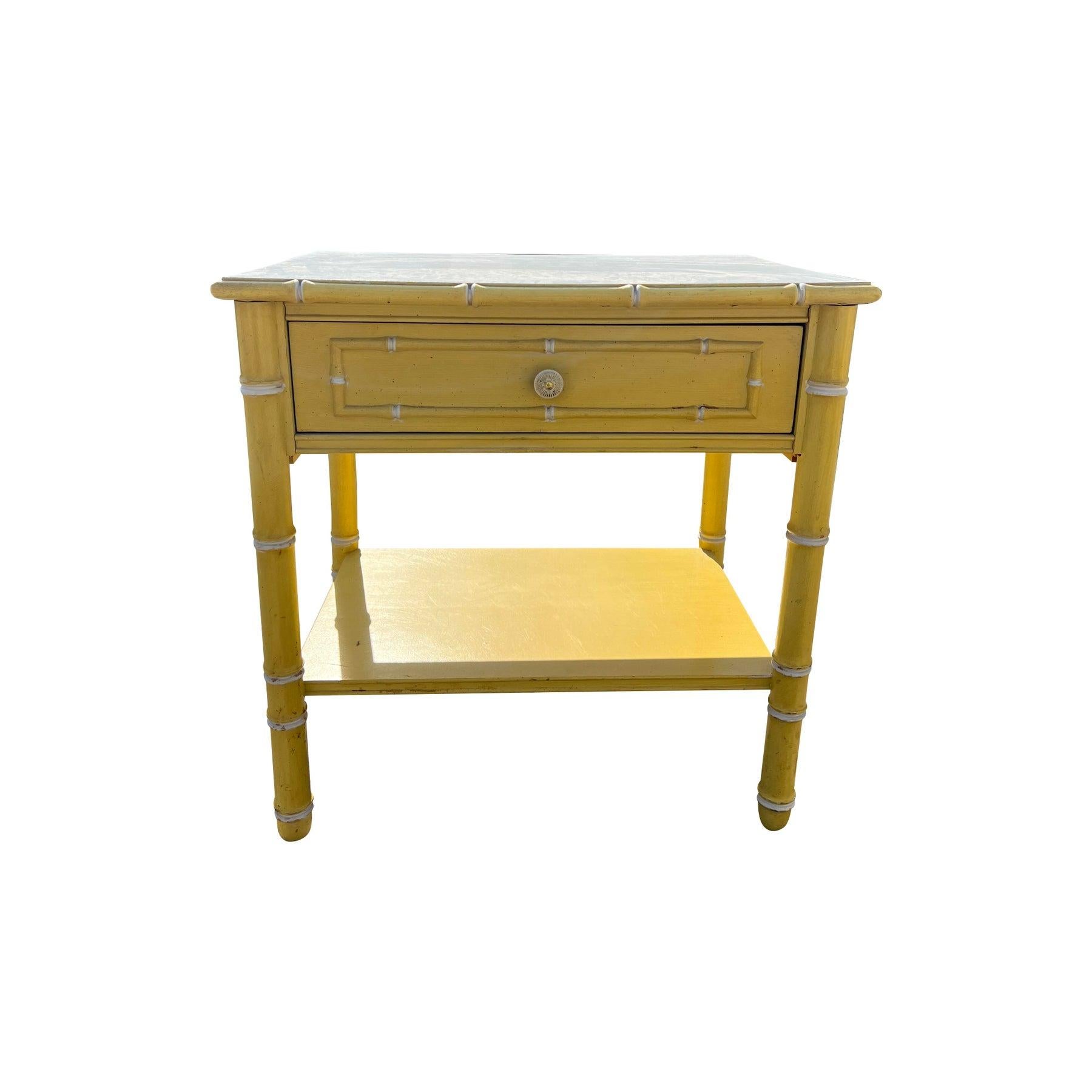 Vintage Thomasville Faux Bamboo Nightstand in Coastal Boho Chic Style!

This vintage Thomasville faux bamboo nightstand, embodying a delightful coastal boho chic style from the 1970s, features a nice design with a convenient storage drawer. Its faux