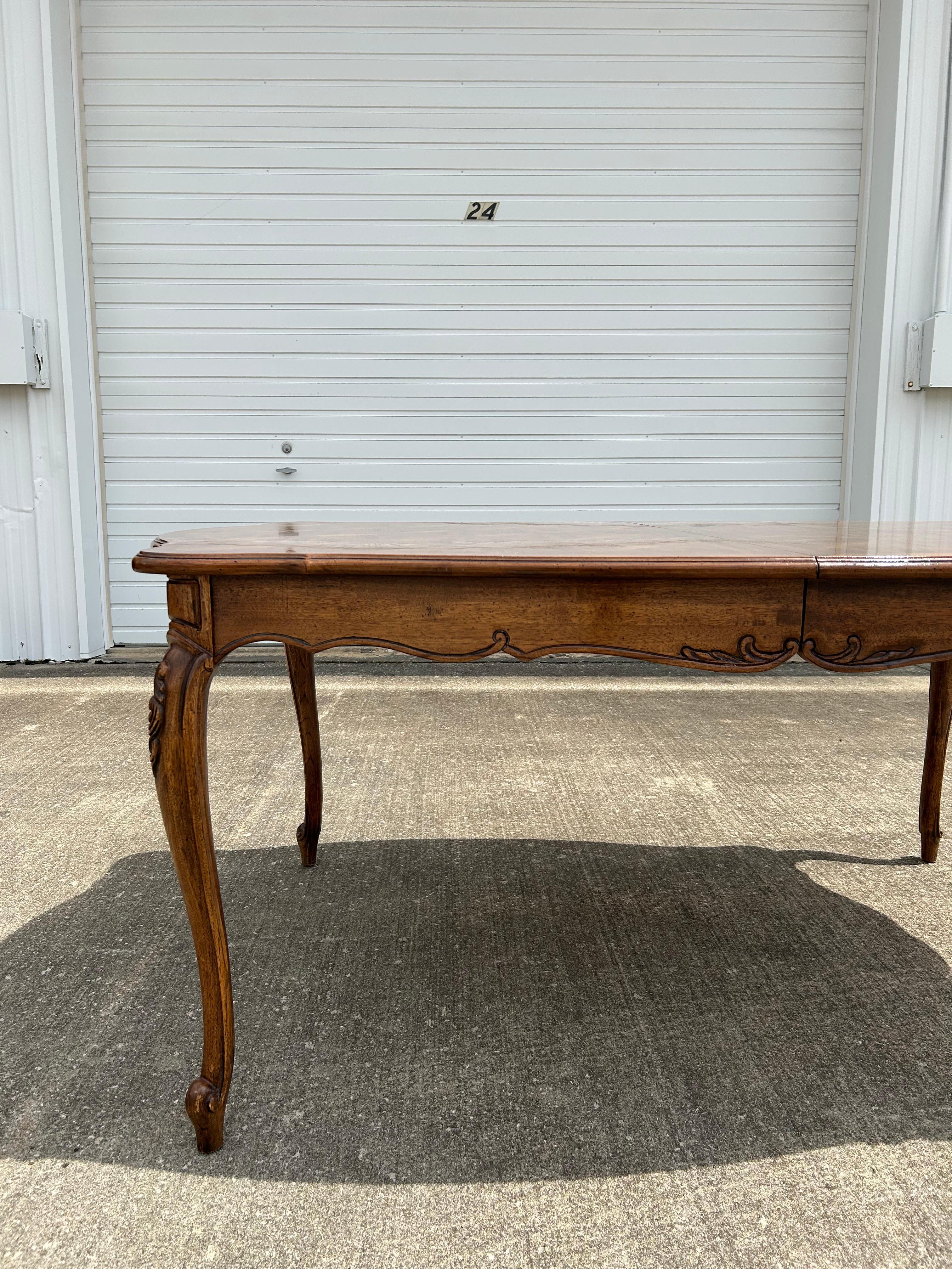 20th Century Vintage Thomasville French Provincial Dining Table For Sale
