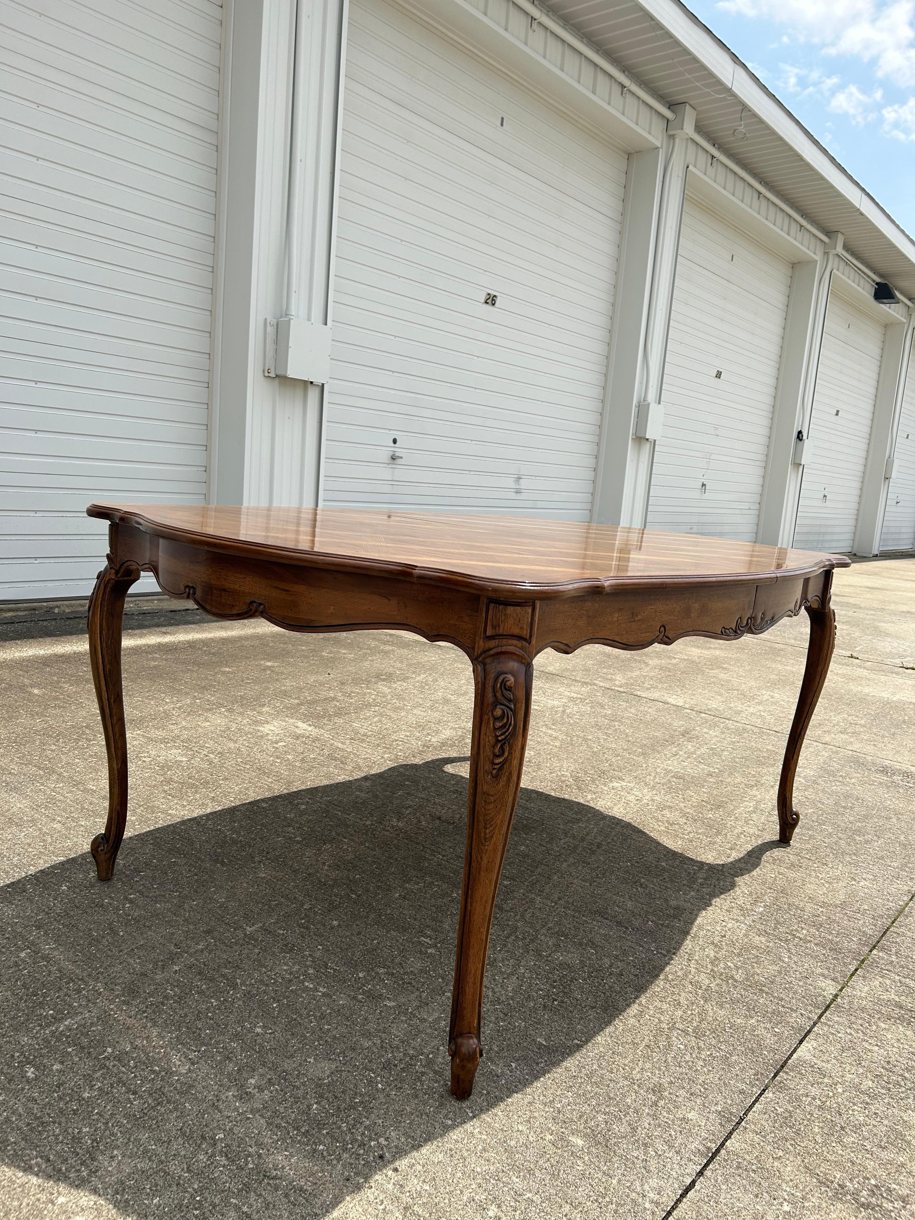 Wood Vintage Thomasville French Provincial Dining Table For Sale
