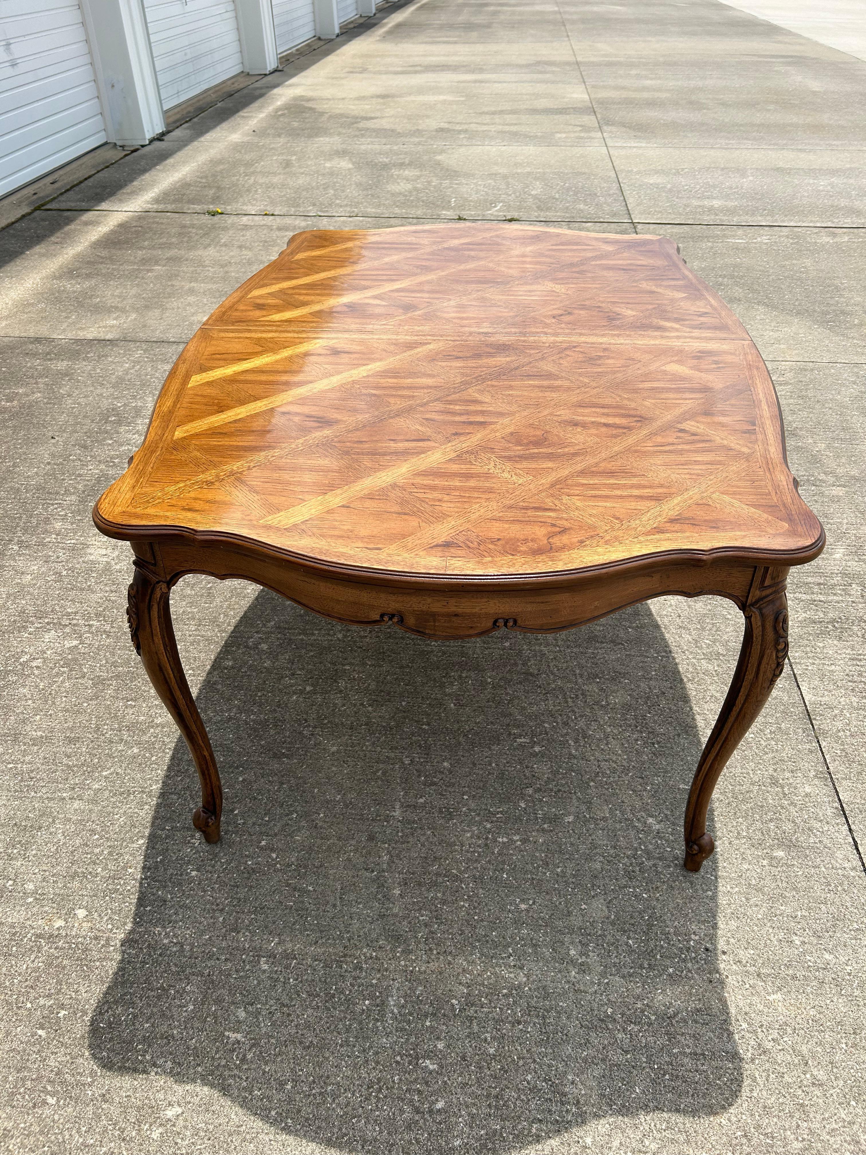 Vintage Thomasville French Provincial Dining Table For Sale 2