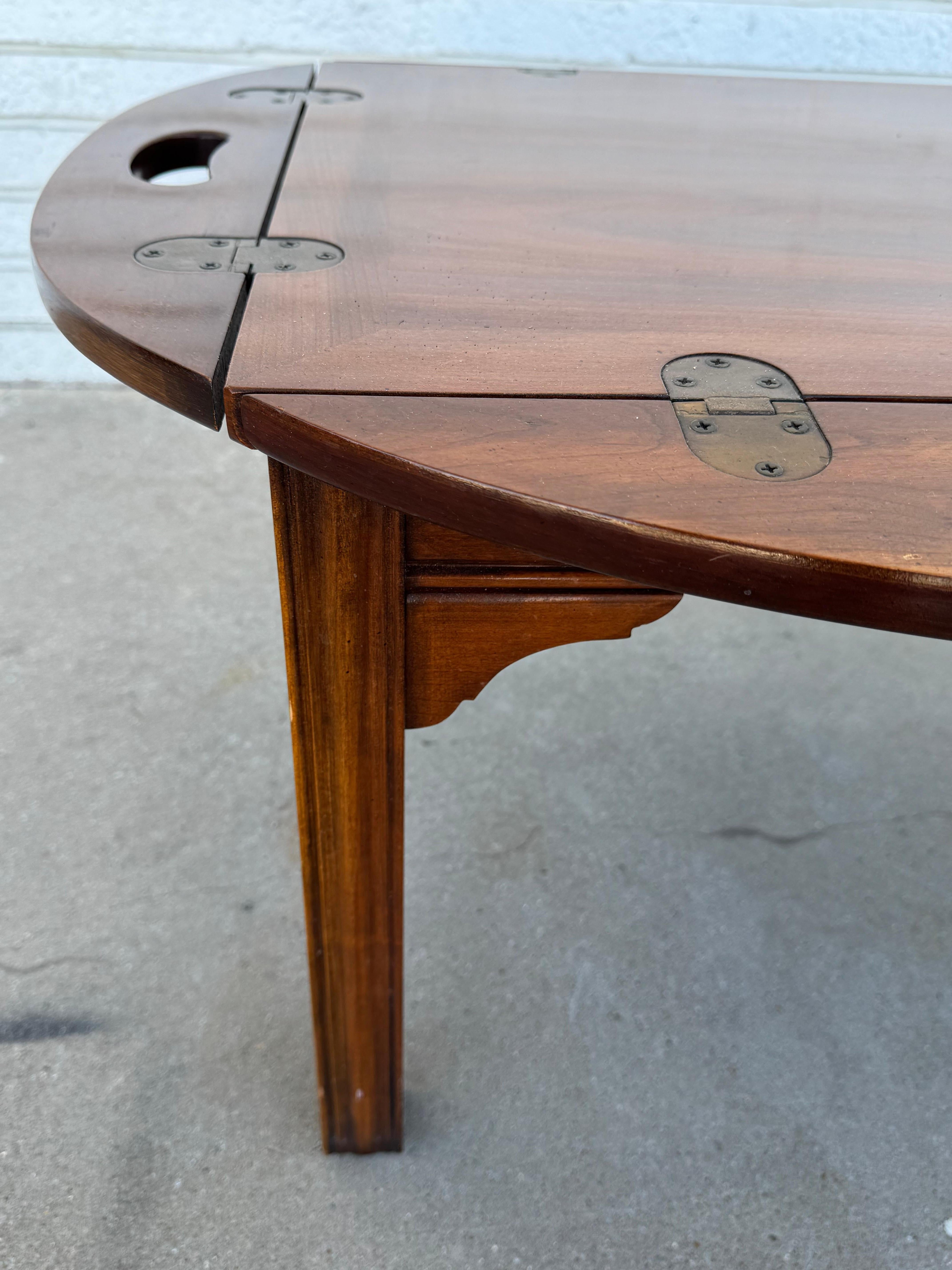 Late 20th Century Vintage Thomasville Furniture Mahogany Drop Leaf Coffee Table For Sale
