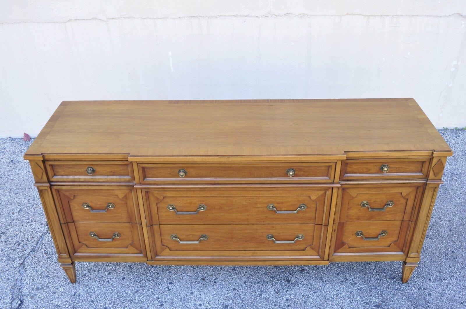 20th Century Vintage Thomasville Italian Provincial Style Walnut 9 Drawer Triple Dresser