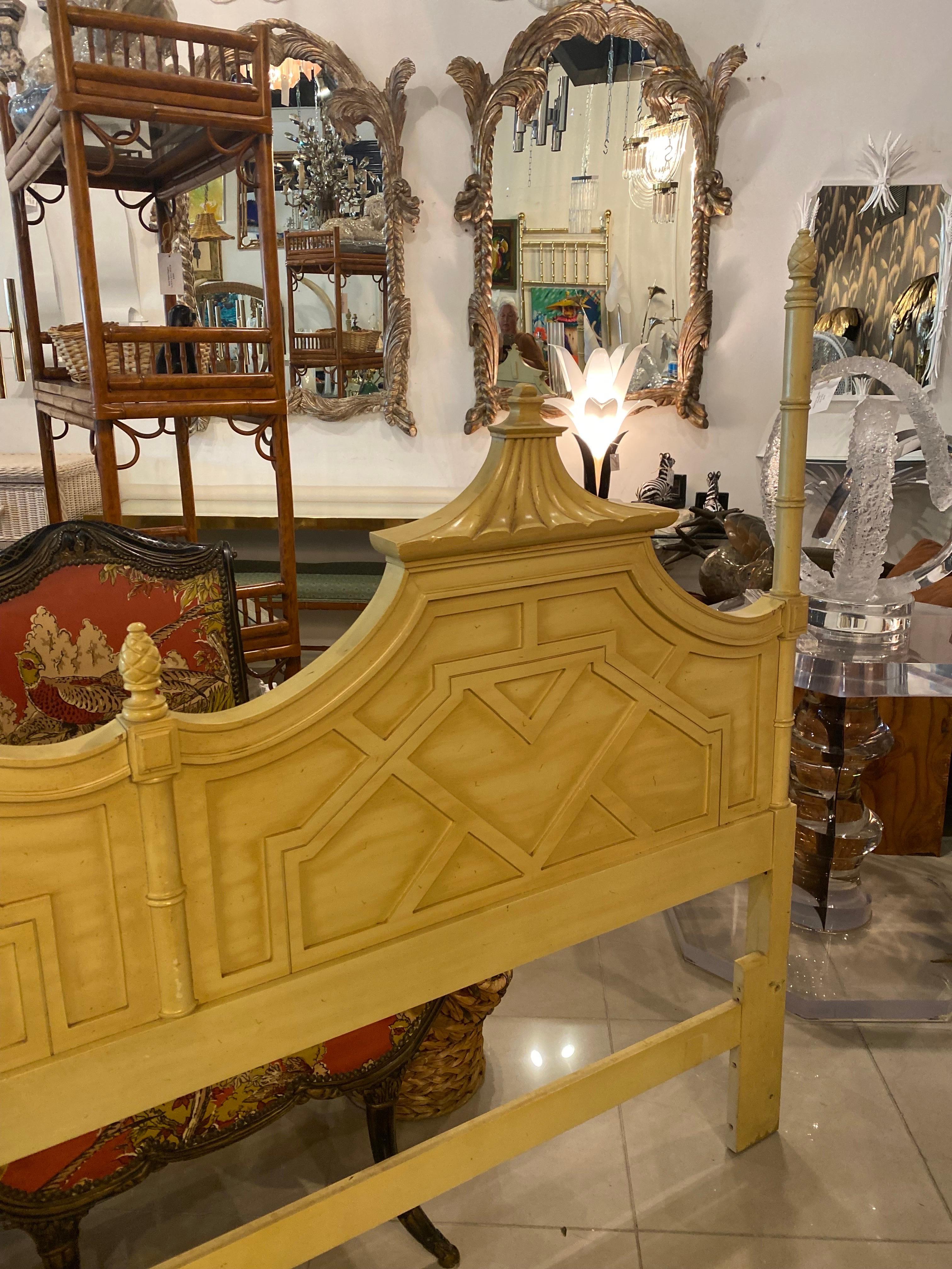Beautiful vintage Thomasville pagoda, Chinese Chippendale, fretwork fret king size headboard. This incredible vintage headboard does not come around often! This is in its original finish and should be lacquered or painted. Has minor imperfections to