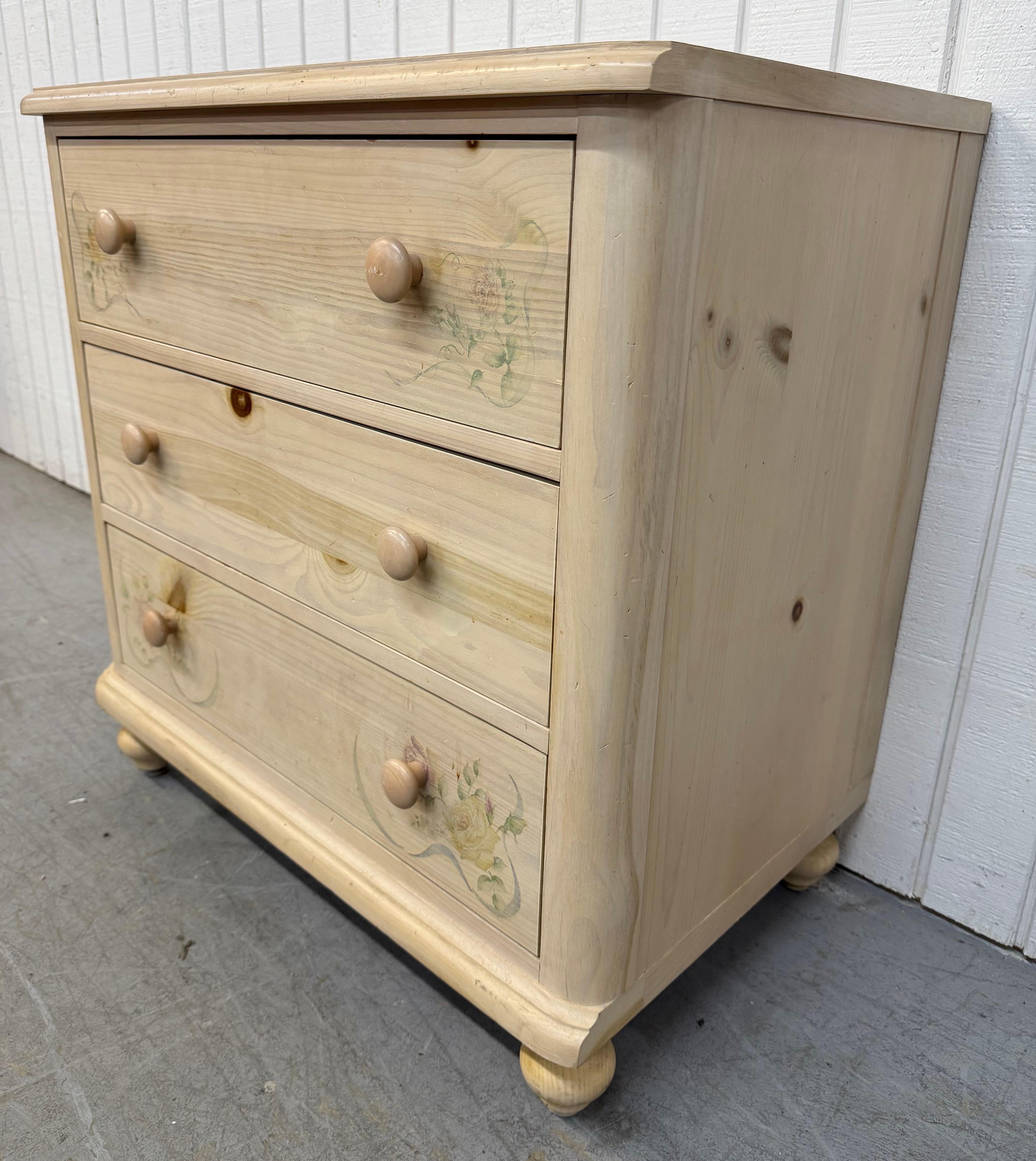 Colonial américain Coffre de célibataire vintage en pin de Thomasville en vente