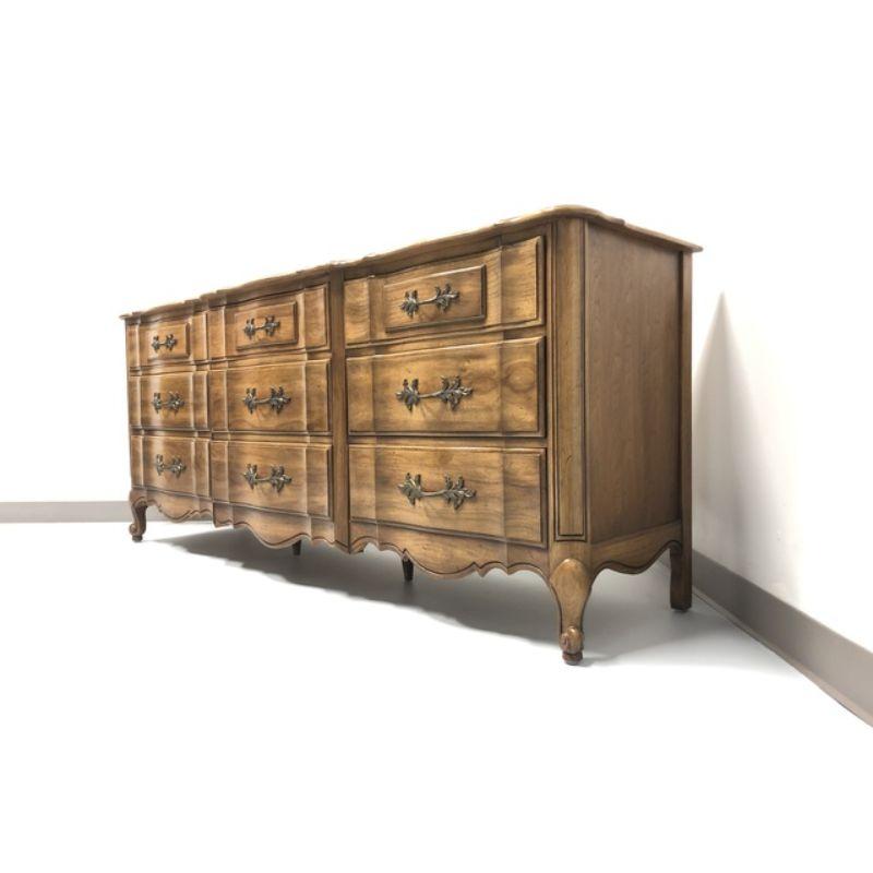 thomasville french provincial dresser