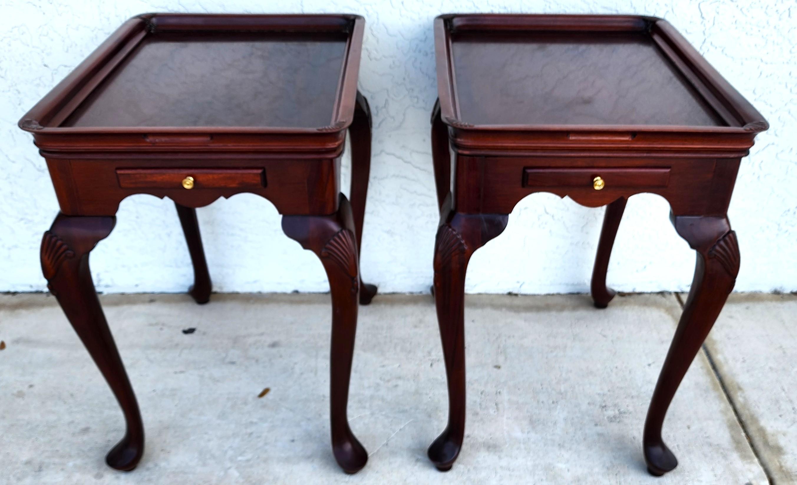 Vintage Thomasville Tea Side Tables with Serving Trays Pair For Sale 5
