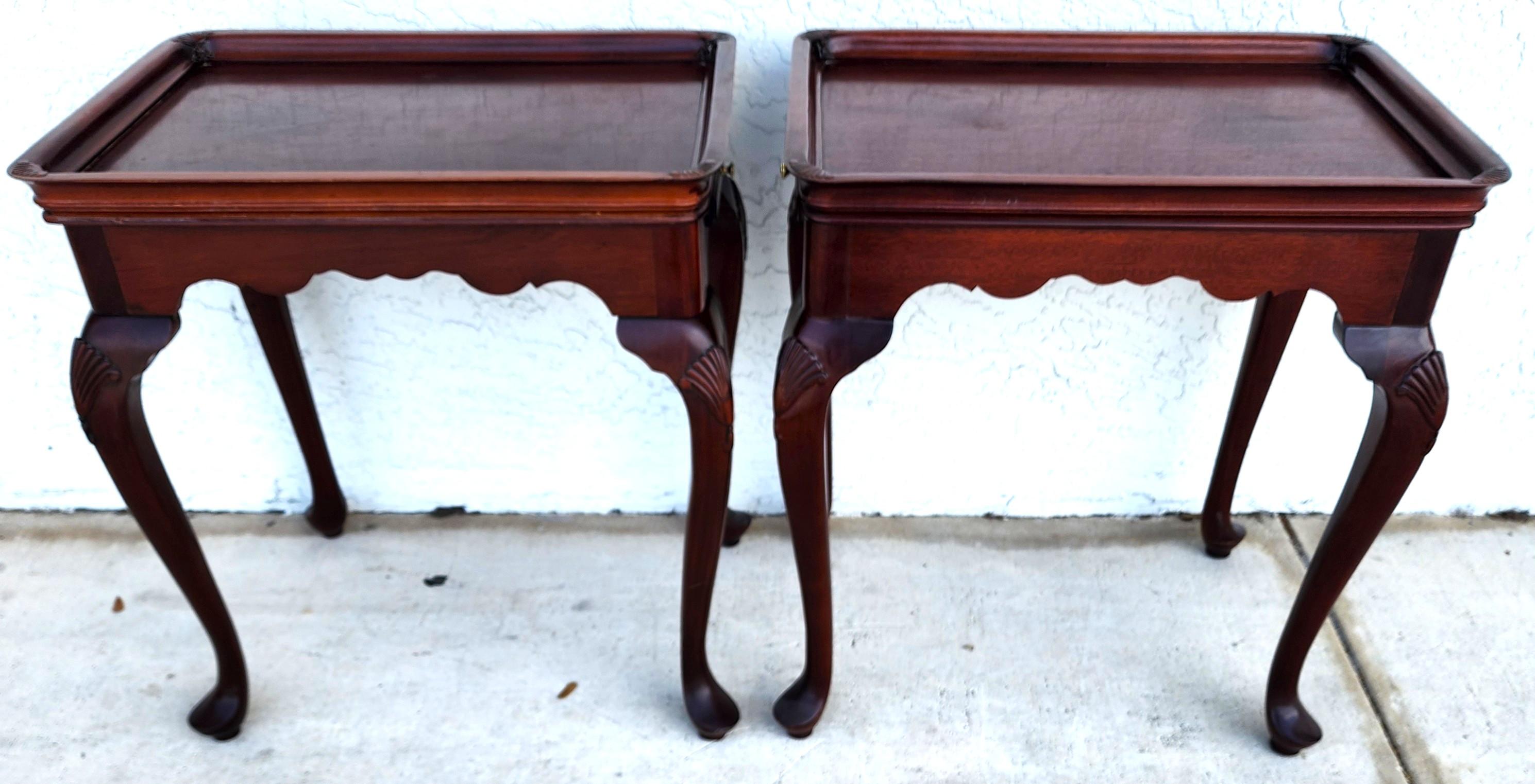 Vintage Thomasville Tea Side Tables with Serving Trays Pair For Sale 6