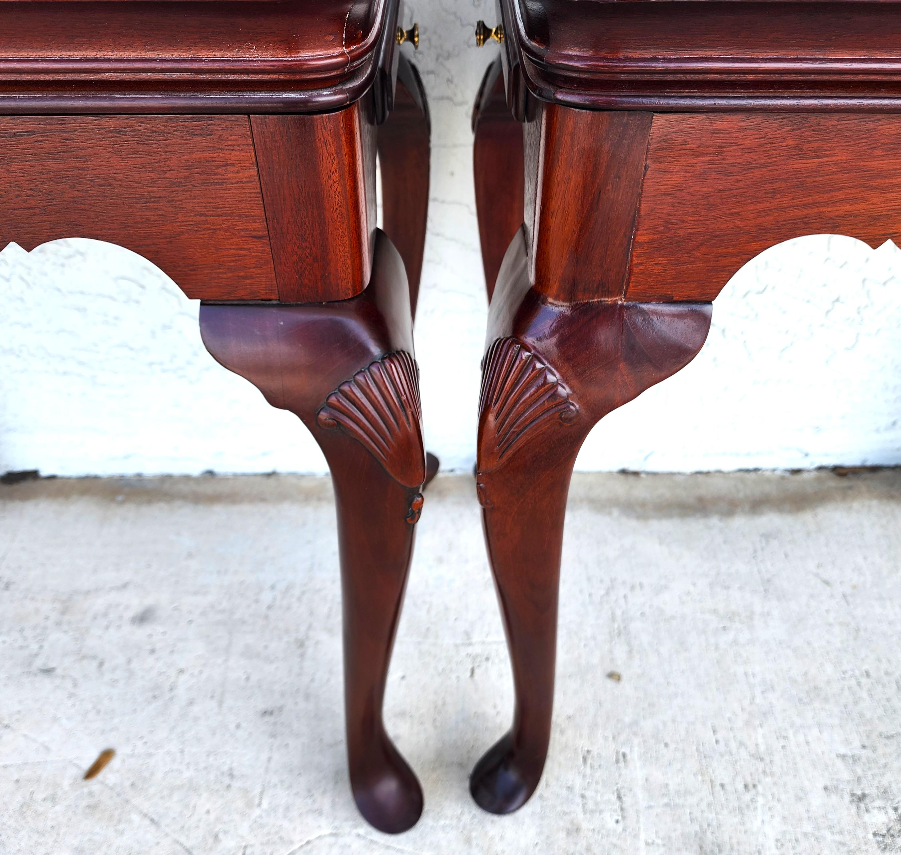 Vintage Thomasville Tea Side Tables with Serving Trays Pair For Sale 4