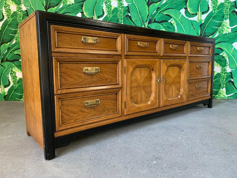Vintage Thomasville Two Tone Dresser For At 1stdibs Vintage Thomasville Two Tone Dresser, Thomasville Furniture Jacksonville