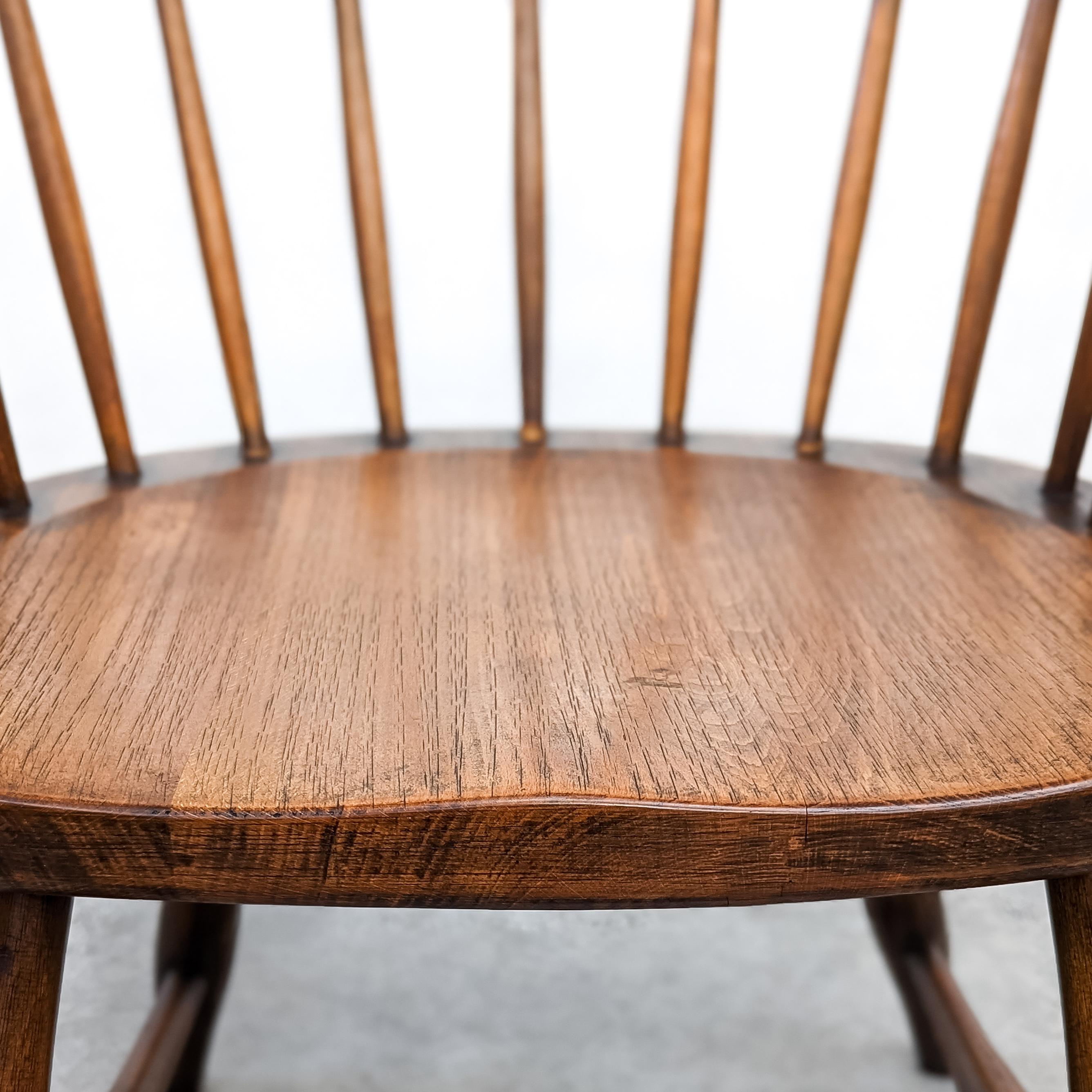 Vintage B 885 Windsor Chair For Sale at 1stDibs