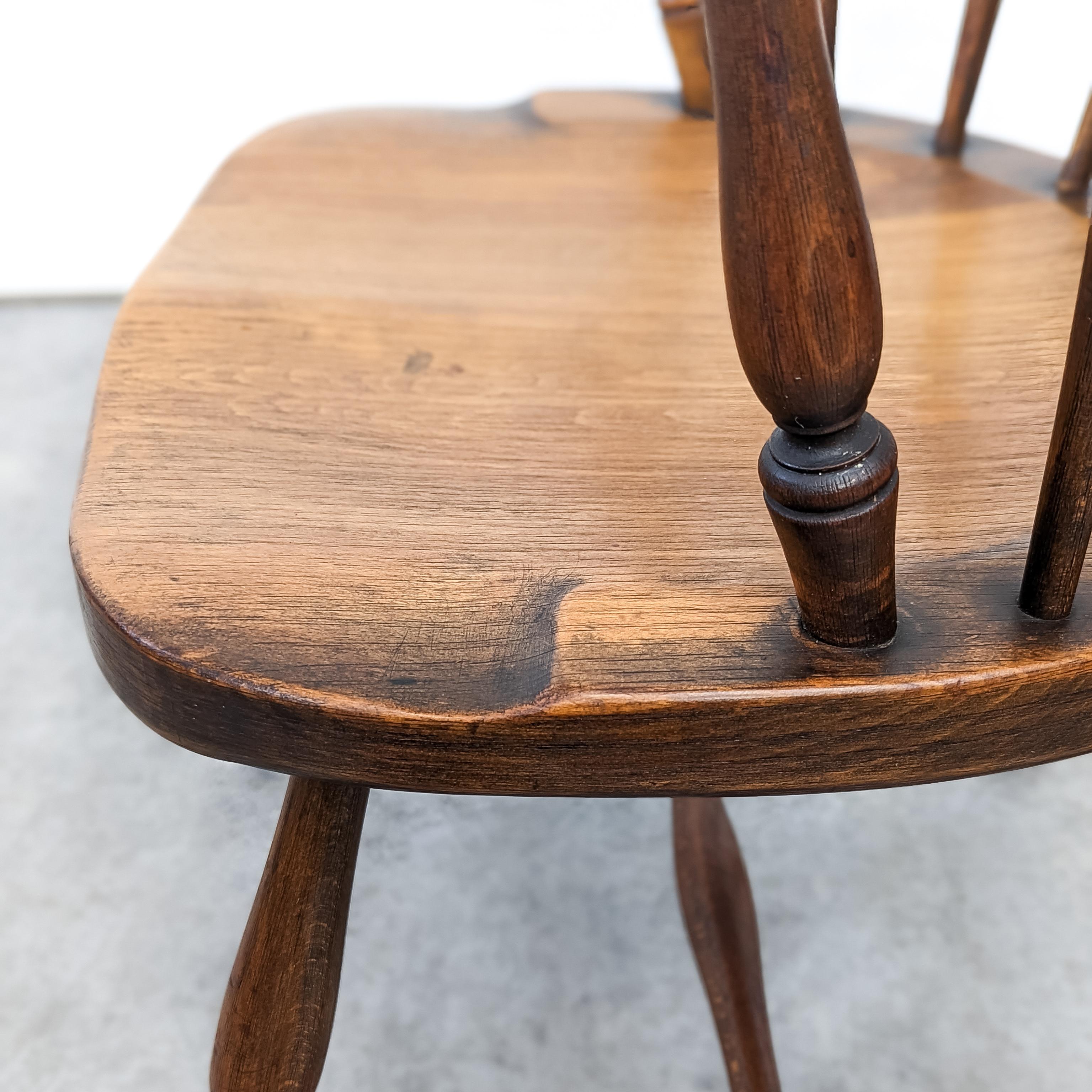 Vintage B 885 Windsor Chair For Sale at 1stDibs