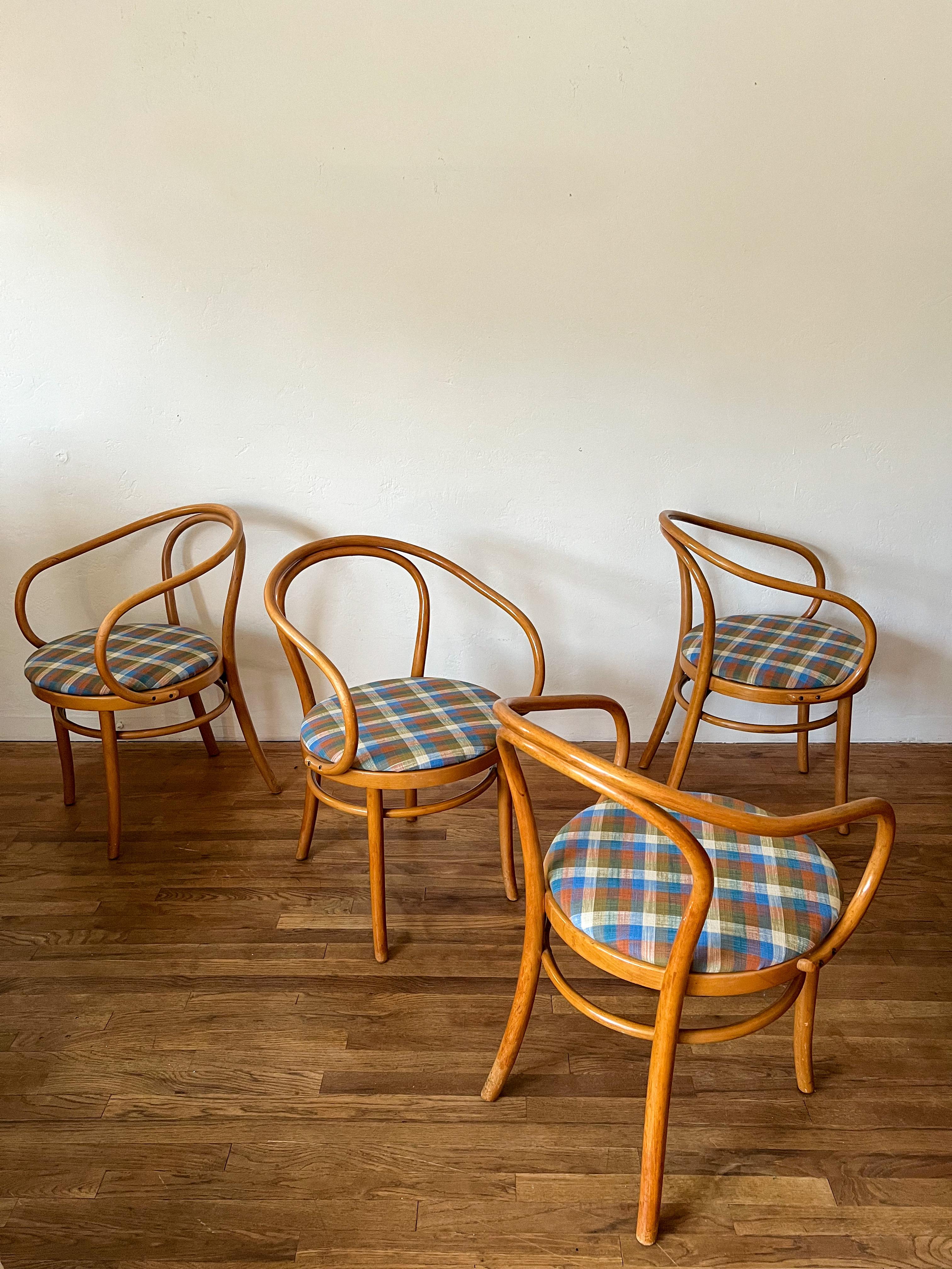 Vintage Thonet B9 Sessel neu gepolstert in Plaid - Satz von 4 im Angebot 3