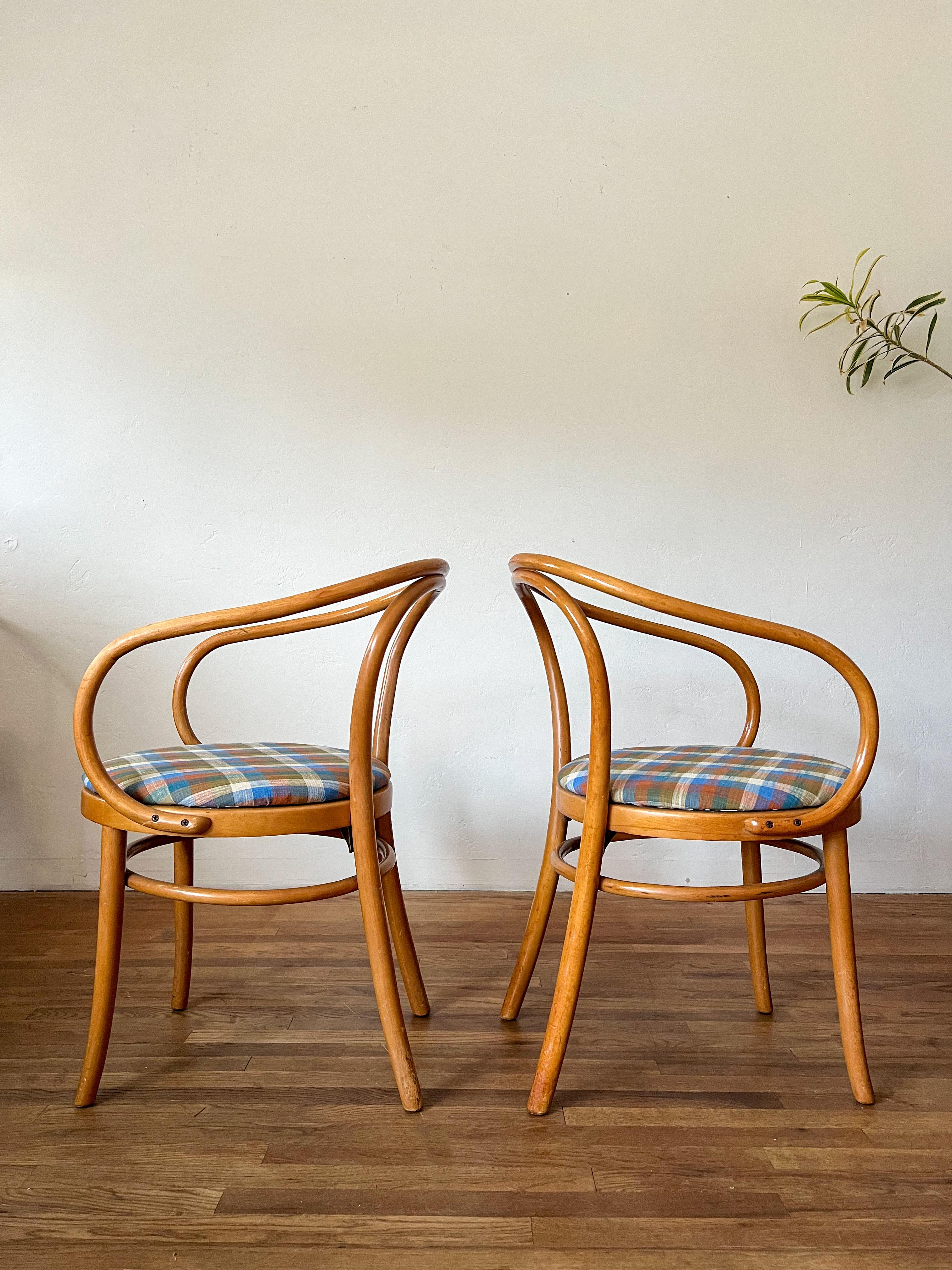Vintage Thonet B9 Sessel neu gepolstert in Plaid - Satz von 4 im Angebot 5