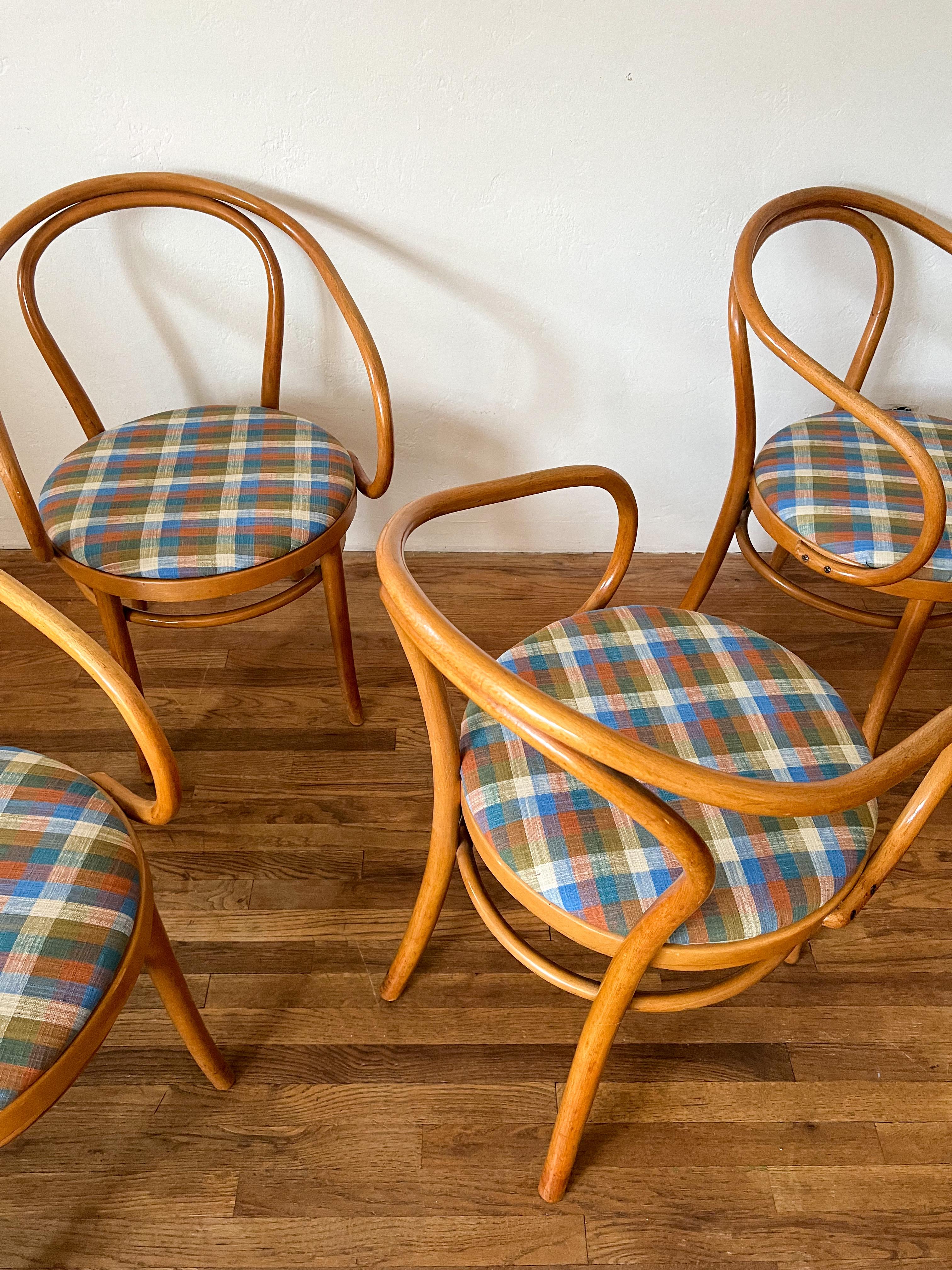 Vintage Thonet B9 Sessel neu gepolstert in Plaid - Satz von 4 im Angebot 1