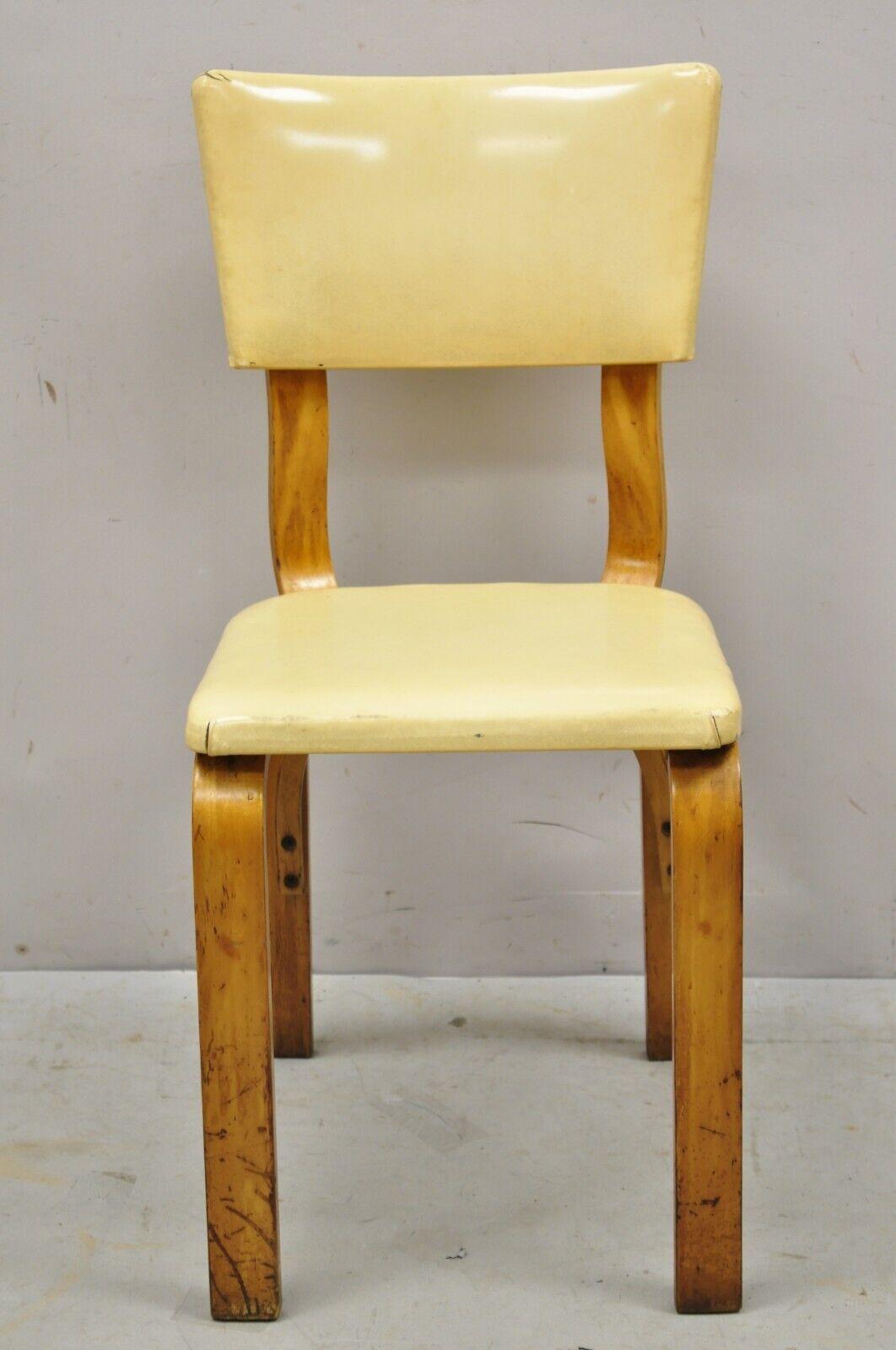 Vintage thonet bentwood dining side chair with beige vinyl seat. Item features bentwood frames, beige vinyl upholstery, very nice vintage item, great style and form. Circa mid-20th century. Measurements: 33