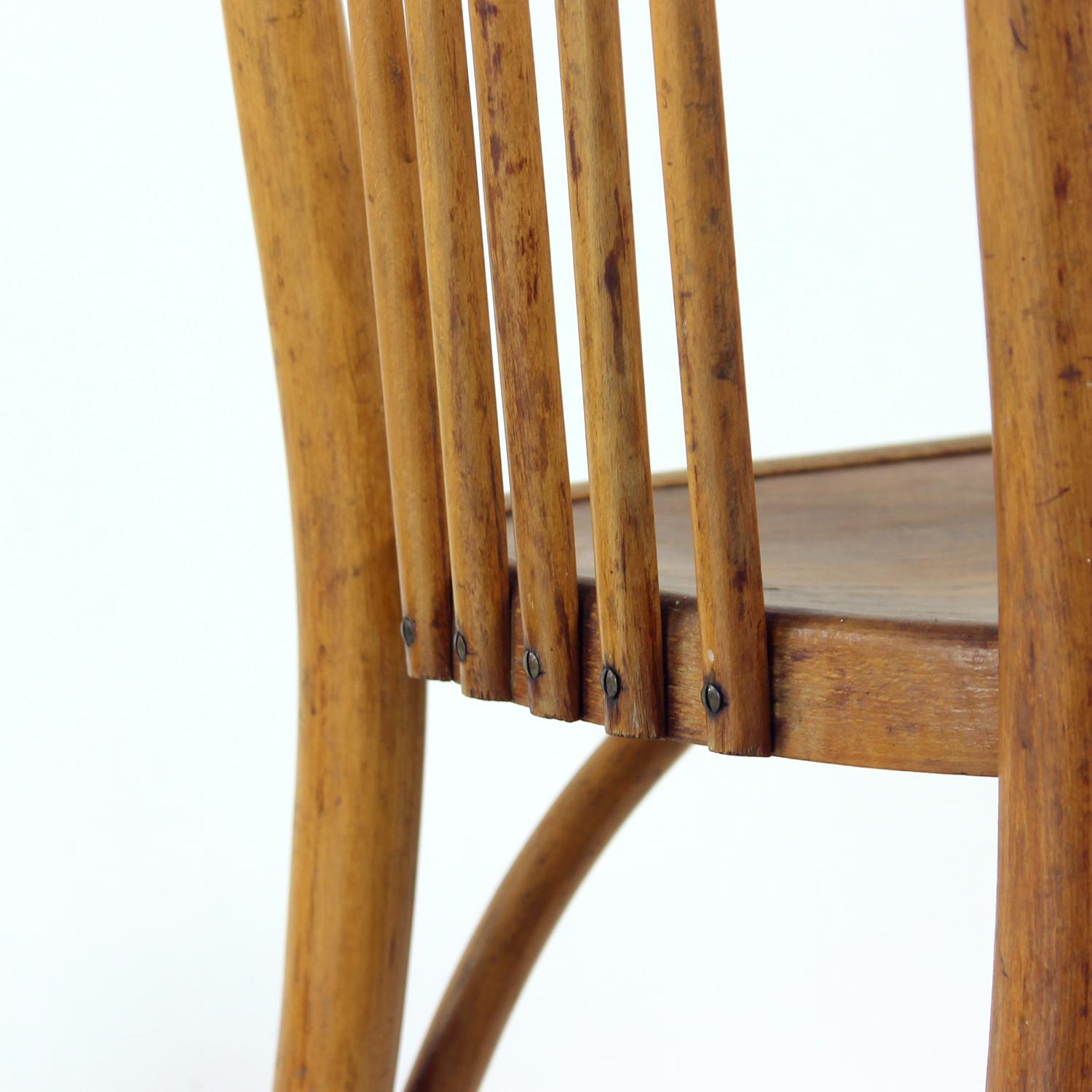 Sedia Thonet vintage in legno di quercia con etichetta originale, Cecoslovacchia, anni '20 in vendita 7
