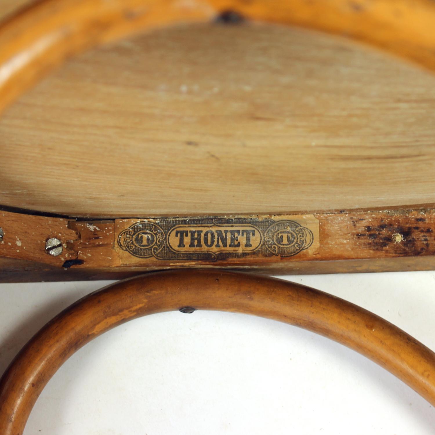 Sedia Thonet vintage in legno di quercia con etichetta originale, Cecoslovacchia, anni '20 in vendita 8