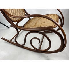 Vintage Thonet Bugholz Schaukelstuhl