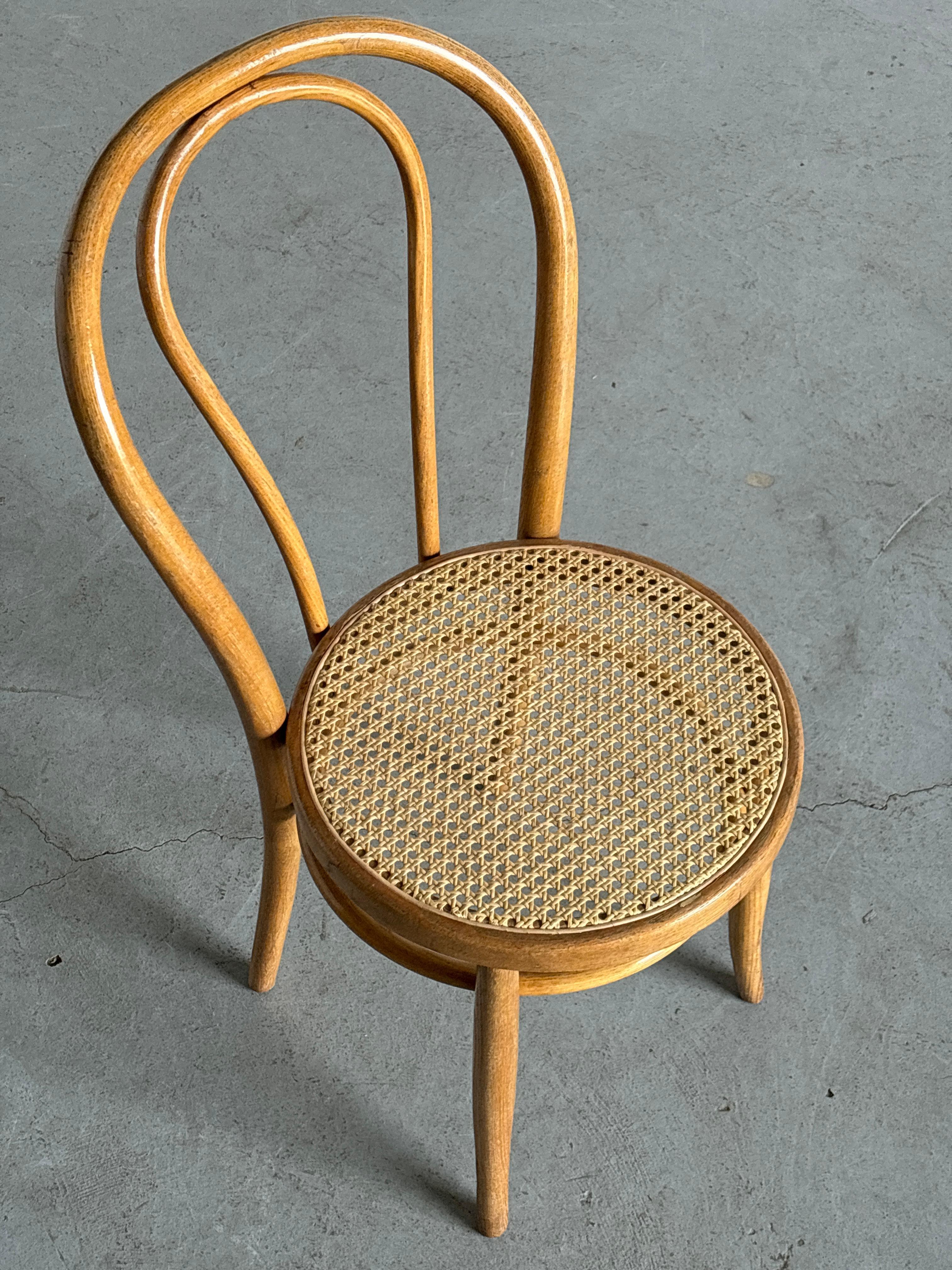 Cane Vintage Thonet Bentwood Style Chair No. 14 / European Cafe Dining Chair For Sale