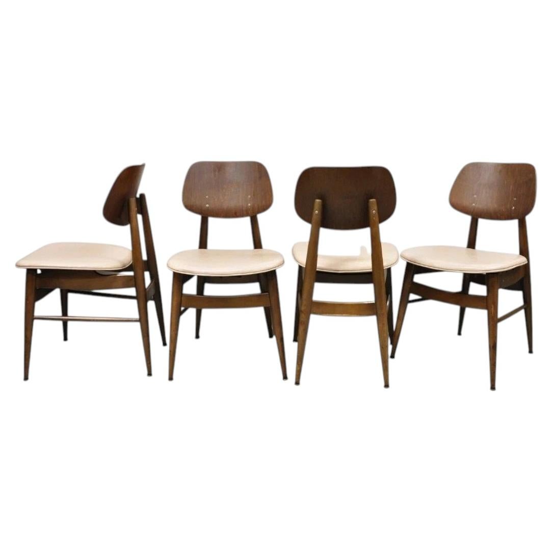 Vintage Thonet Mid Century Modern Bugholz Walnuss Esszimmerstühle - Satz von 4 im Angebot