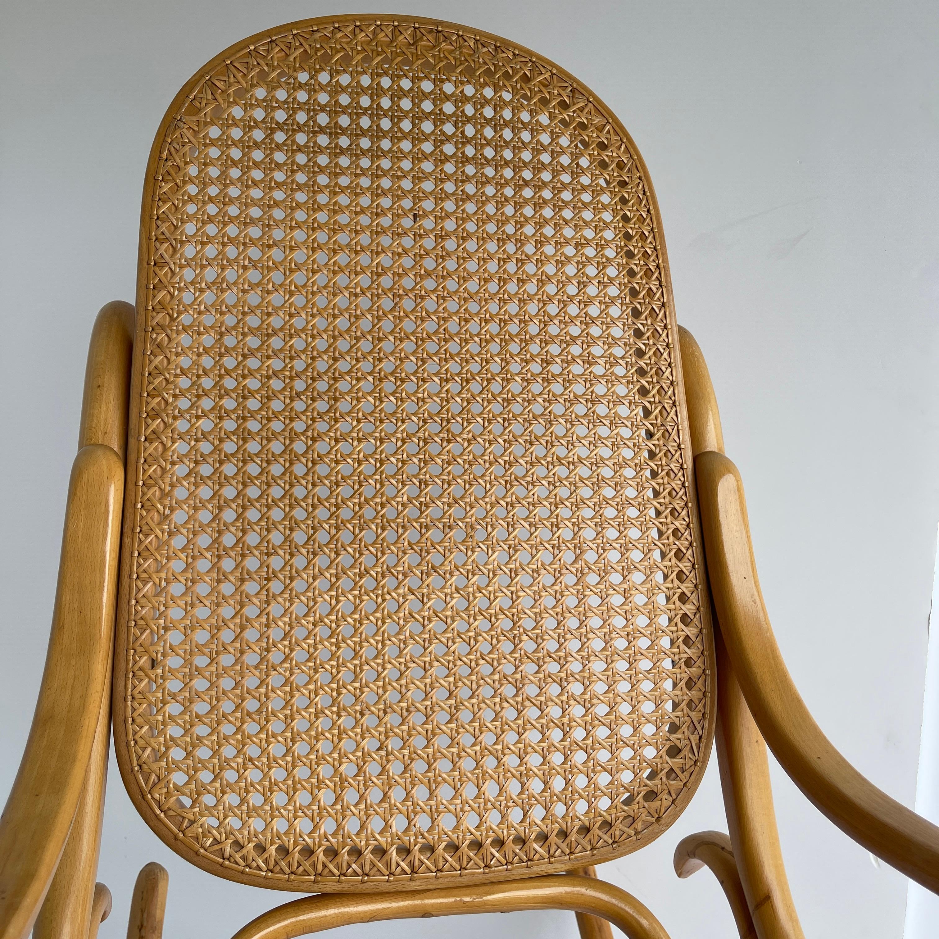 Vintage Thonet Schaukelstuhl Rocking Chair, Mid-Century Modern 7