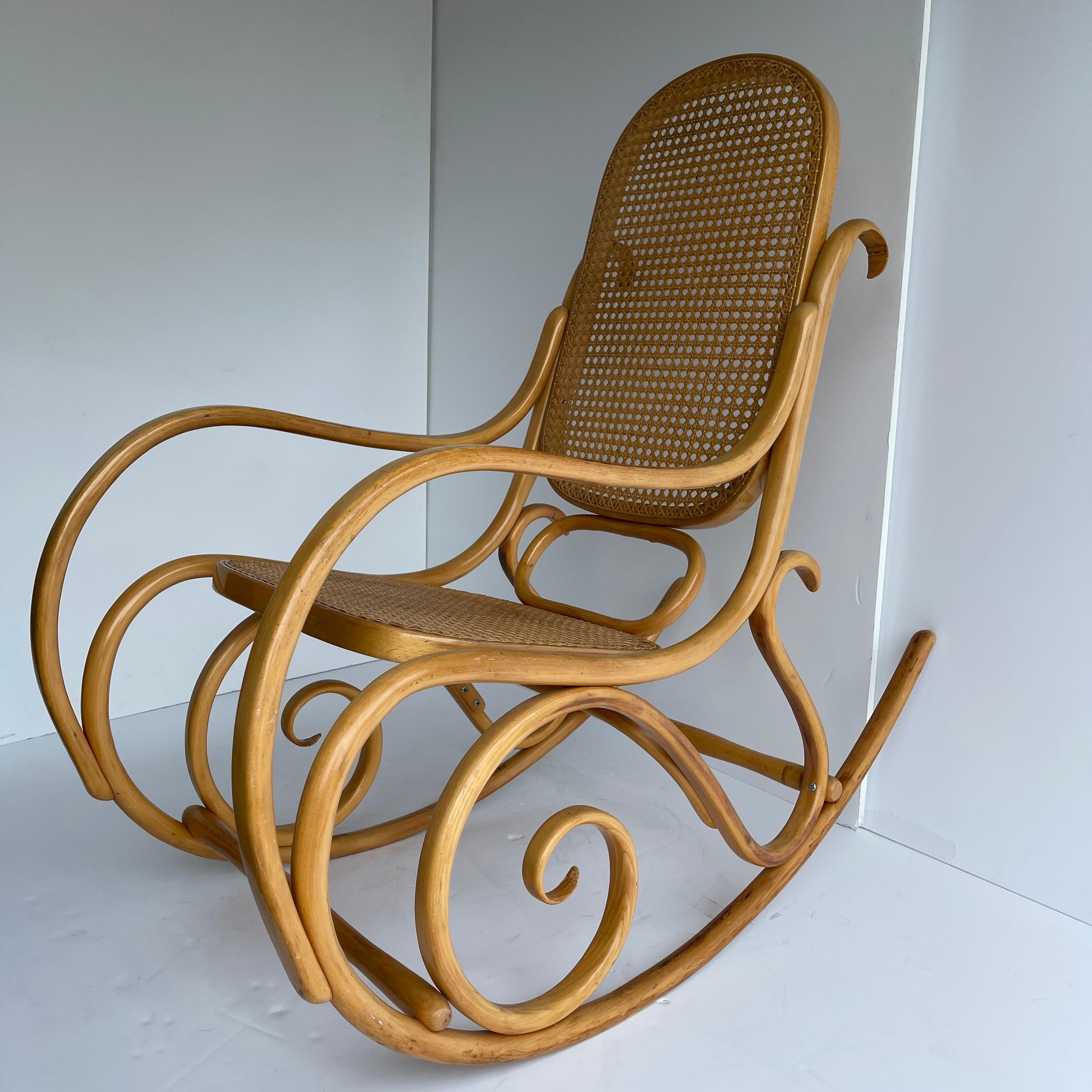 Vintage Thonet Schaukelstuhl Rocking Chair, Mid-Century Modern 10