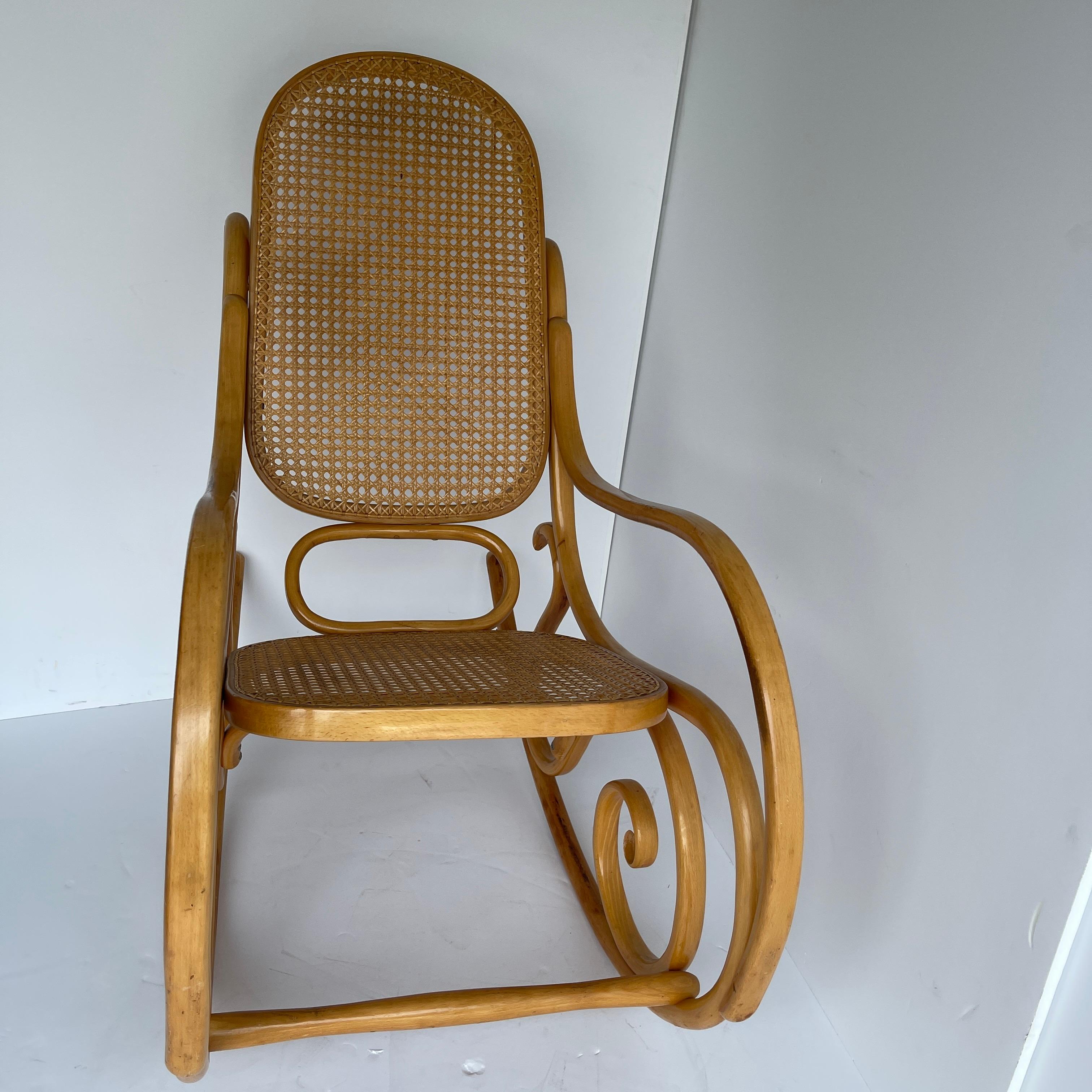 Austrian Vintage Thonet Schaukelstuhl Rocking Chair, Mid-Century Modern