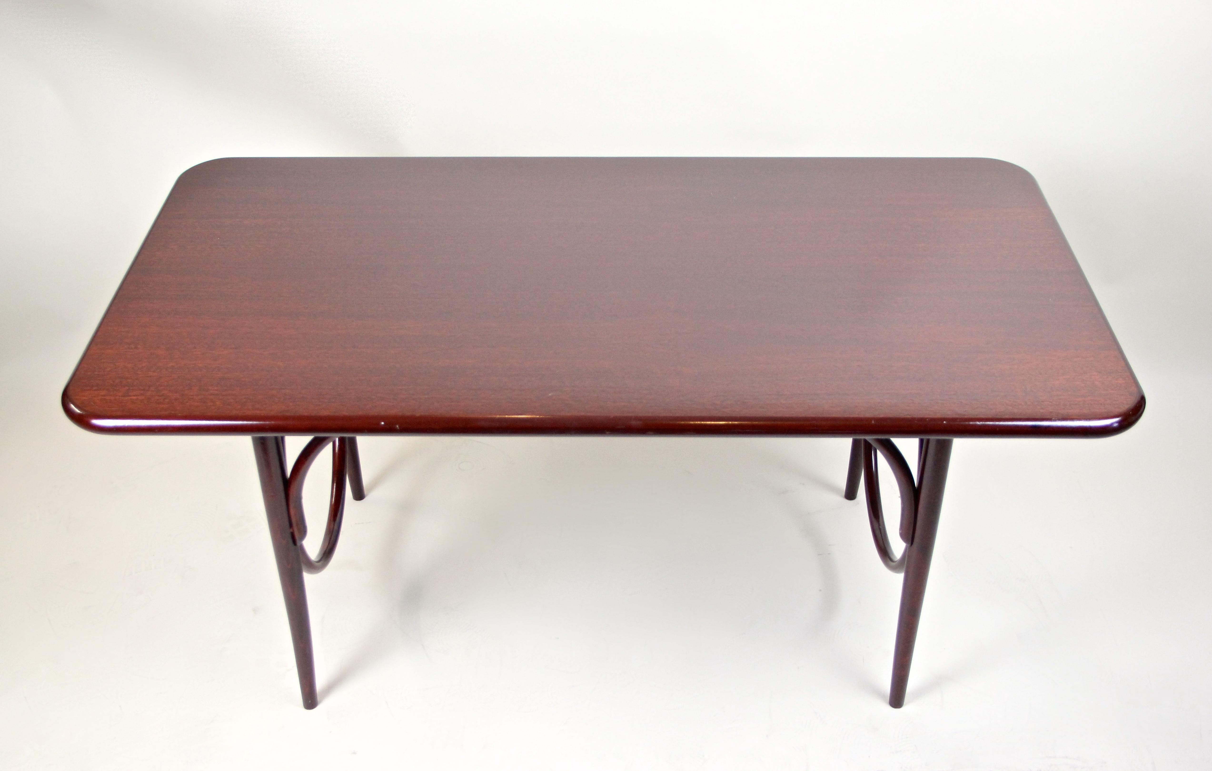 Vintage Thonet Sofa Table with Ring Design, Austria, circa 1970 For Sale 1