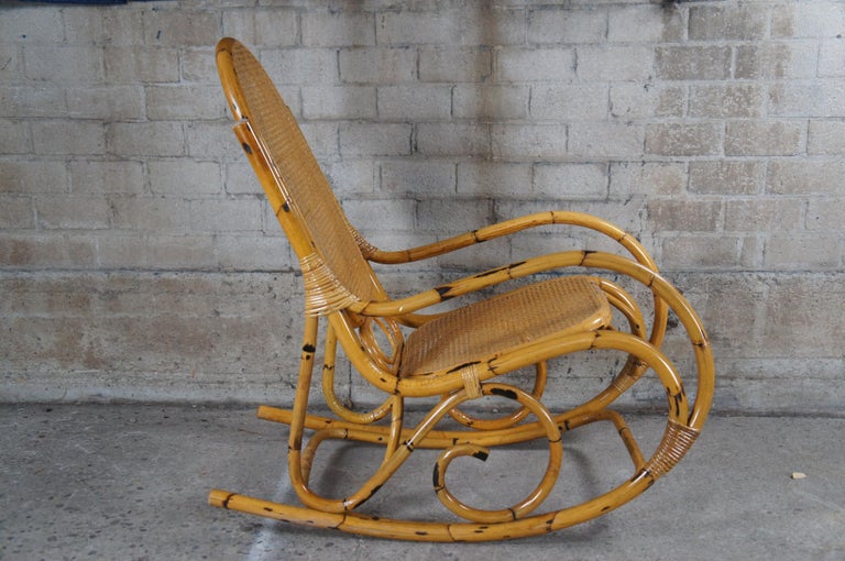 Vintage Thonet Stil Groer Bambus Bugholz Rohr Rattan Schaukelsessel im  Angebot bei 1stDibs Deutschland | schaukelstuhl rattan gebraucht, schaukelstuhl  bambus gebraucht, schaukelstuhl thonet stil