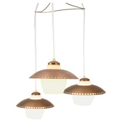 Suspension Vintage à trois bras en verre opale et laiton By Bent Karlby