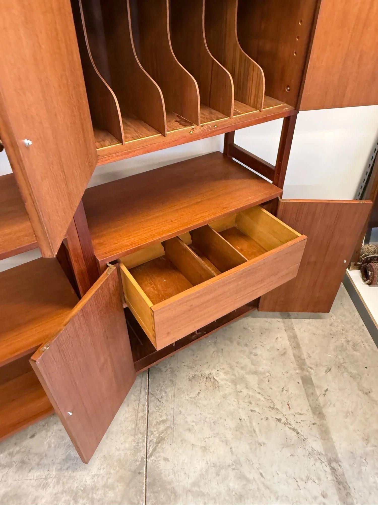 Meuble haut à trois travées By Vintage en vente 3