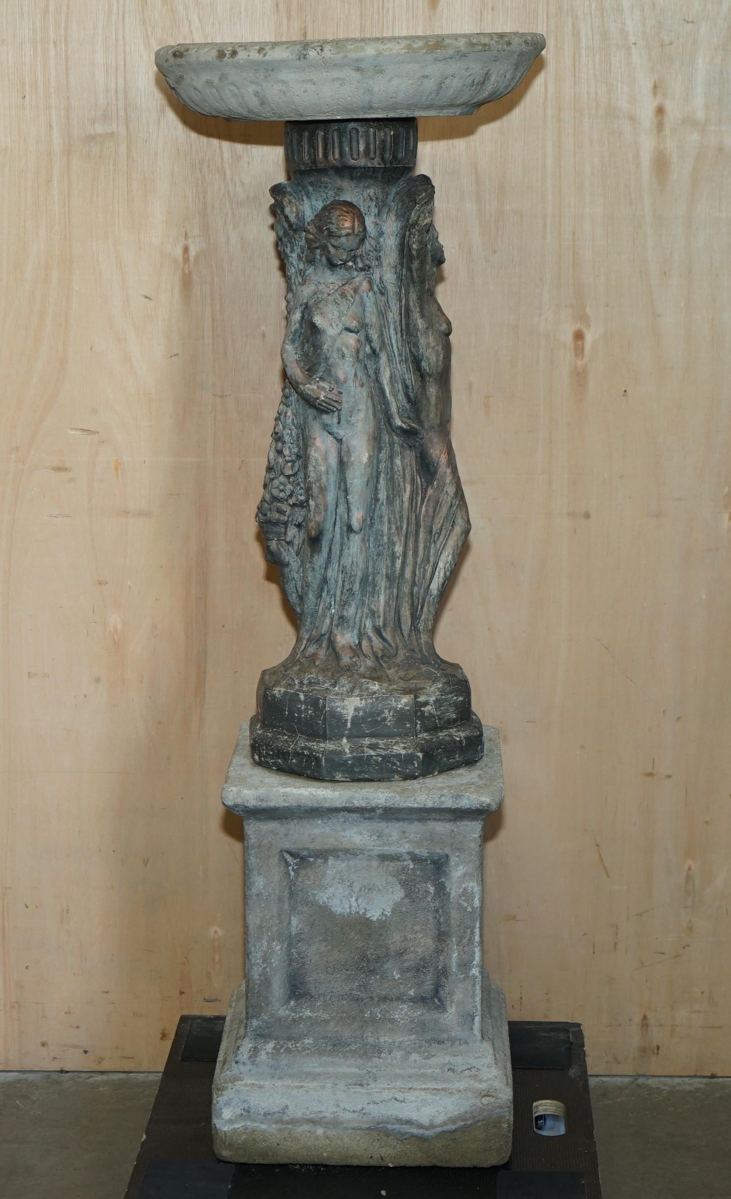 ESTATUA VINTAGE DE BAñO DE AVES DE TRES GRACES CON ACABADO ALTAMENTE PATINADO en venta 3