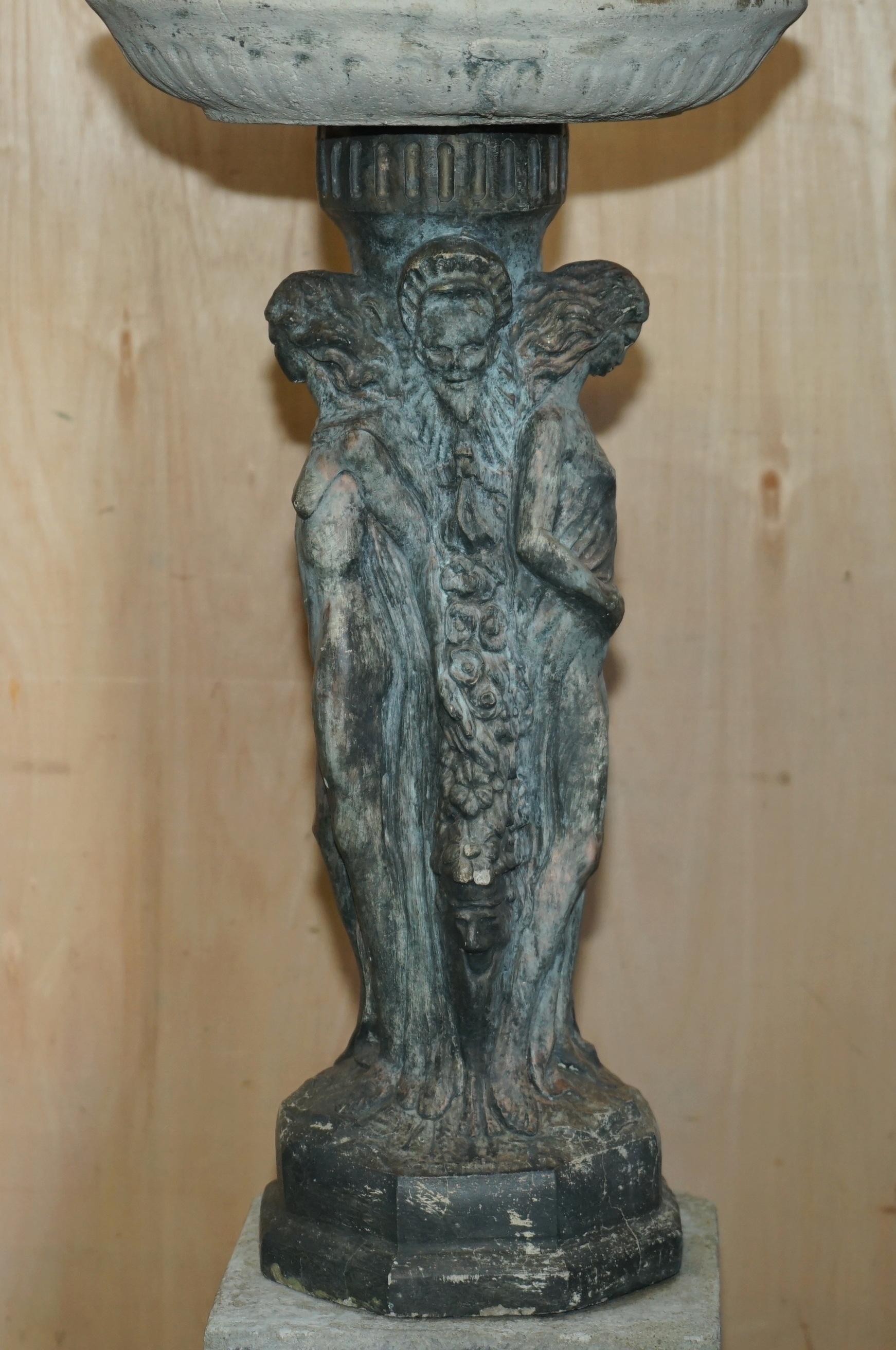 ESTATUA VINTAGE DE BAñO DE AVES DE TRES GRACES CON ACABADO ALTAMENTE PATINADO en venta 8
