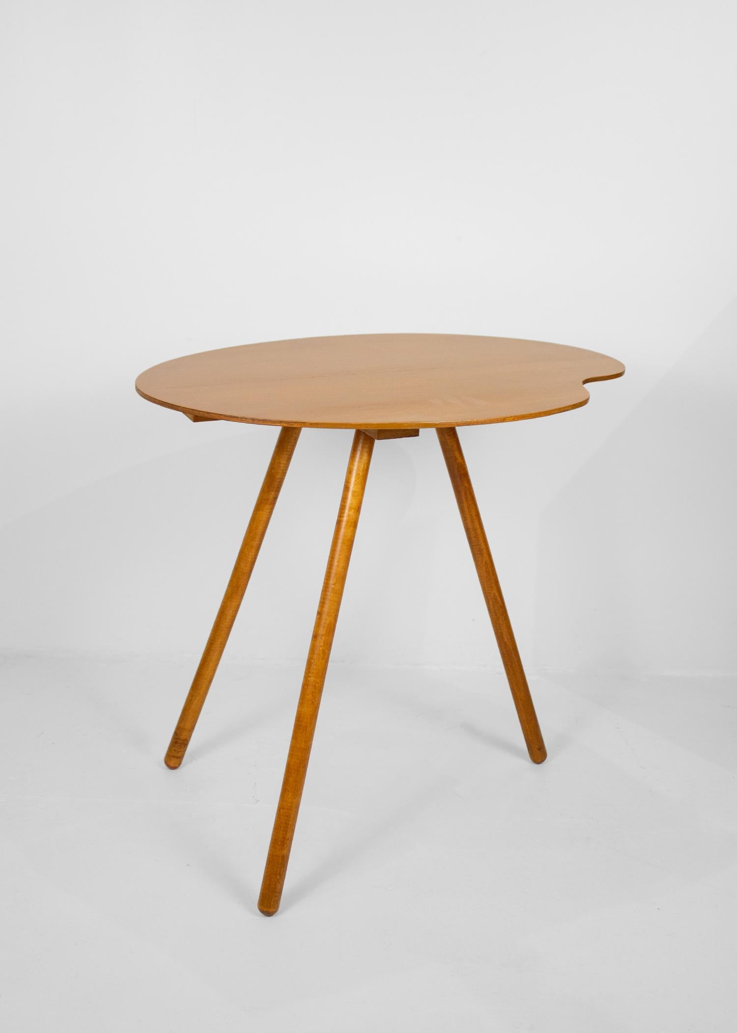 Vintage Dreibeinige Paint Palette Wood Beistelltisch im Zustand „Gut“ im Angebot in New York, NY