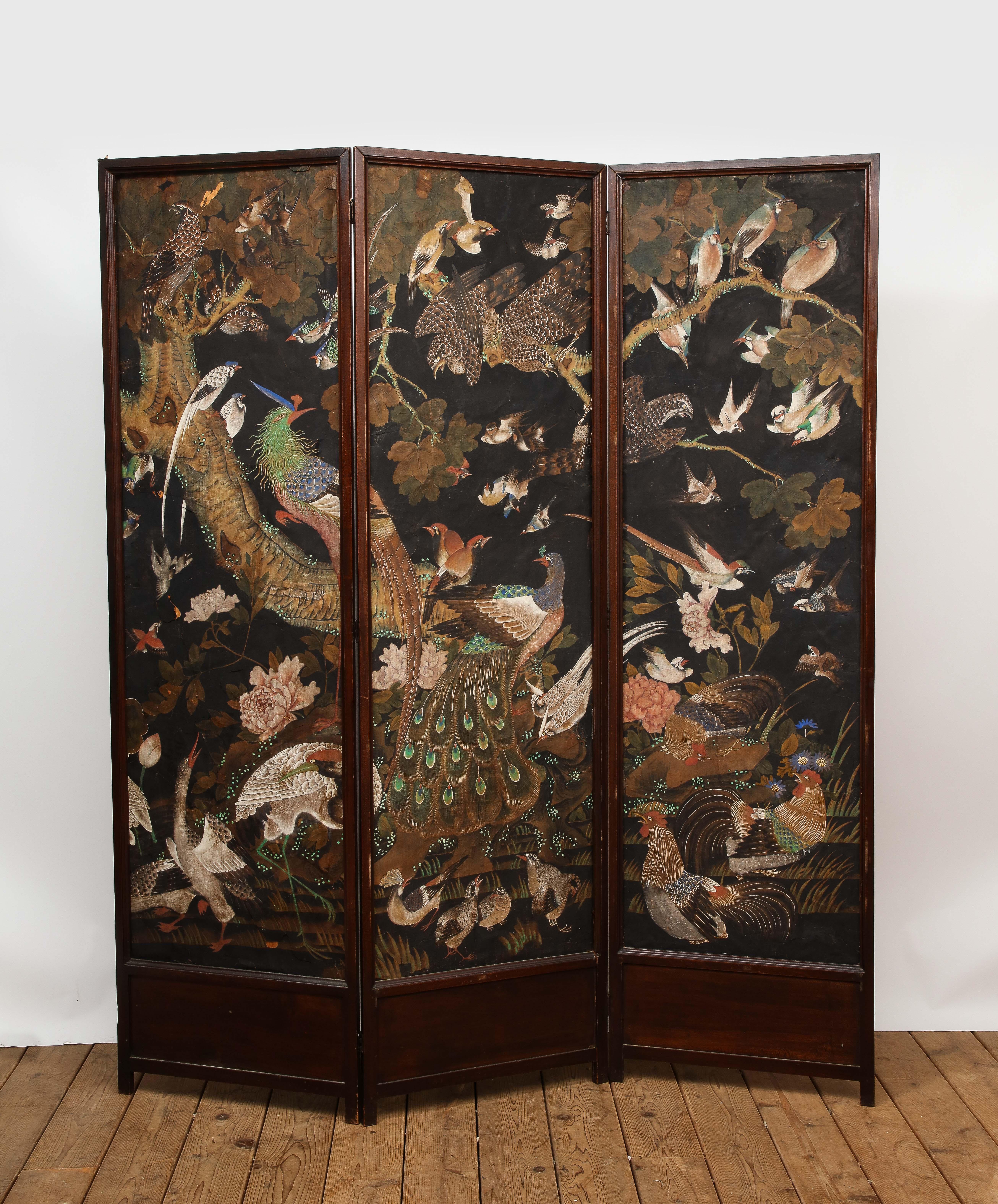 Hand-Painted Vintage Three-Panel Folding Screen Featuring DeGournay Birds Wallpaper For Sale