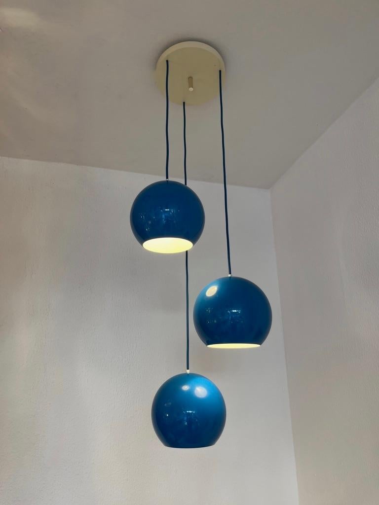 Danois Lampe à suspension vintage à trois branches bleu turquoise Topan de Verner Panton, vers 1959 en vente