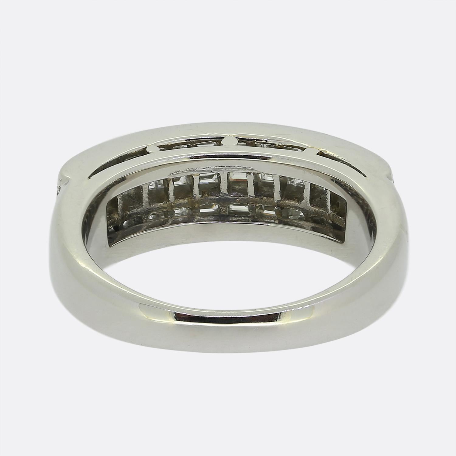 Anello vintage con tre file di diamanti taglio baguette In condizioni buone in vendita a London, GB