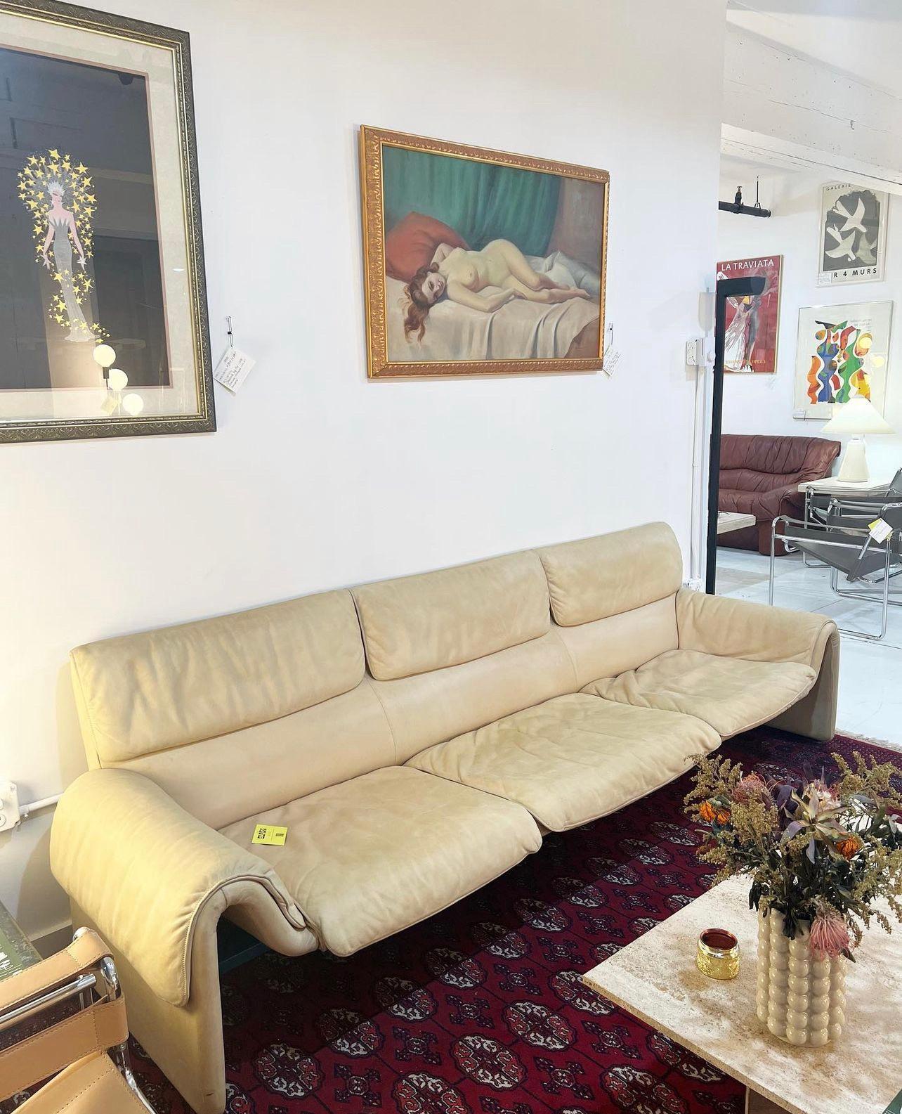 Dreisitziges Vintage-Leder-Sofa im Stil von De Sede DS 2011 (Deutsch) im Angebot