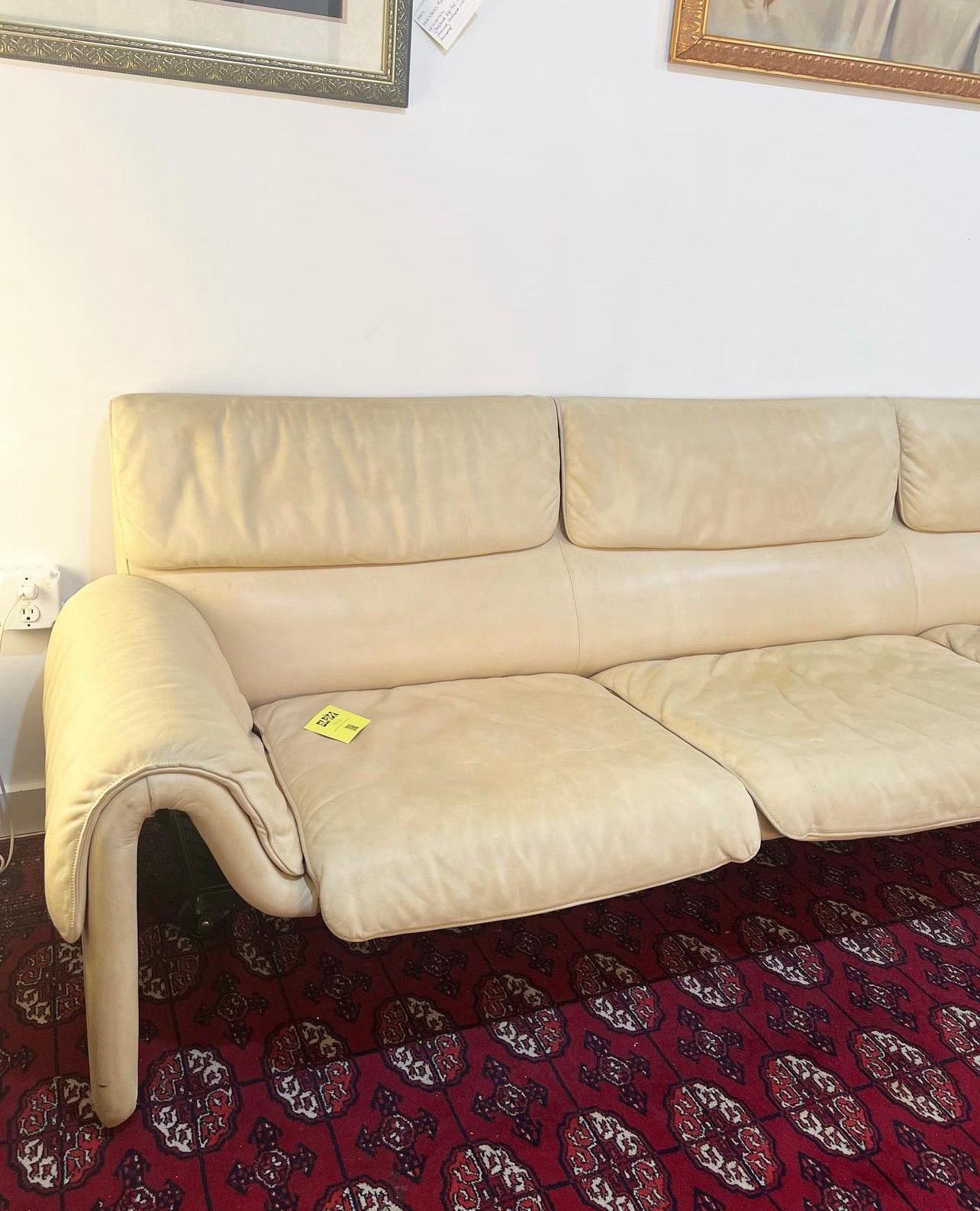 Vintage Three Seater Leather Sofa in the Style of De Sede DS 2011 For Sale 1