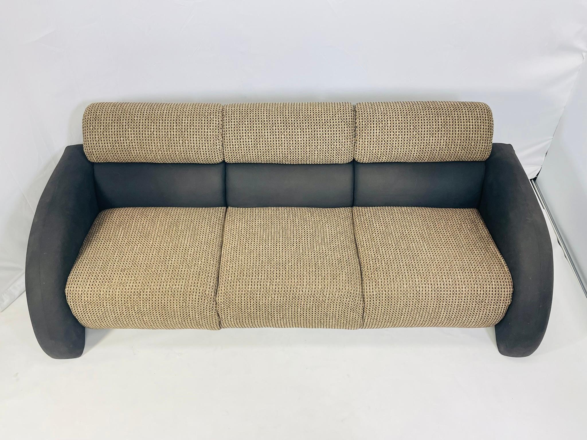 Dreisitzer-Sofa im Vintage-Stil von Vladimir Kagan für Weiman Furniture im Zustand „Gut“ im Angebot in Los Angeles, CA