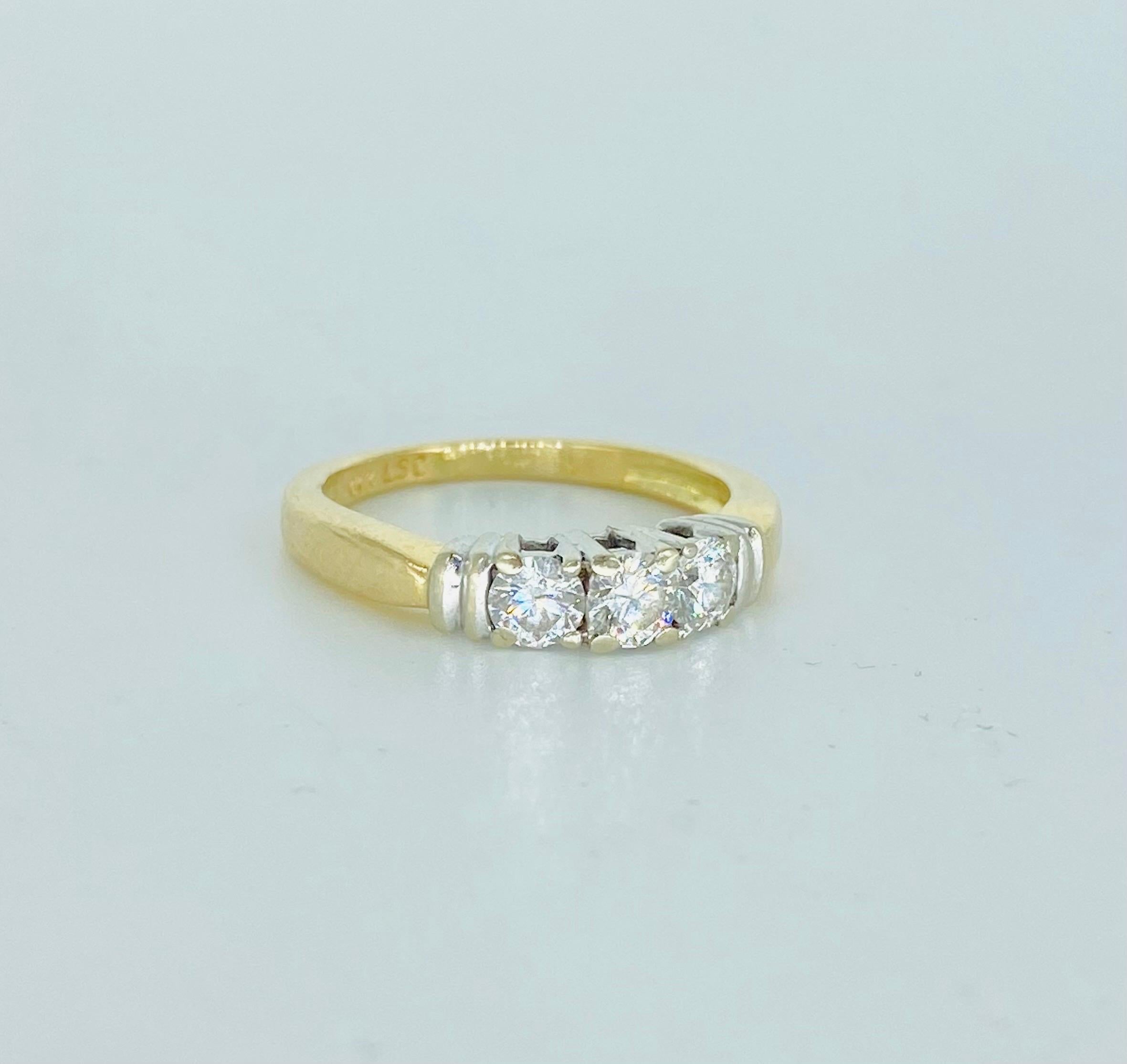 Round Cut Vintage Three-Stone 0.60 Carat Diamond Ring 14k Gold For Sale