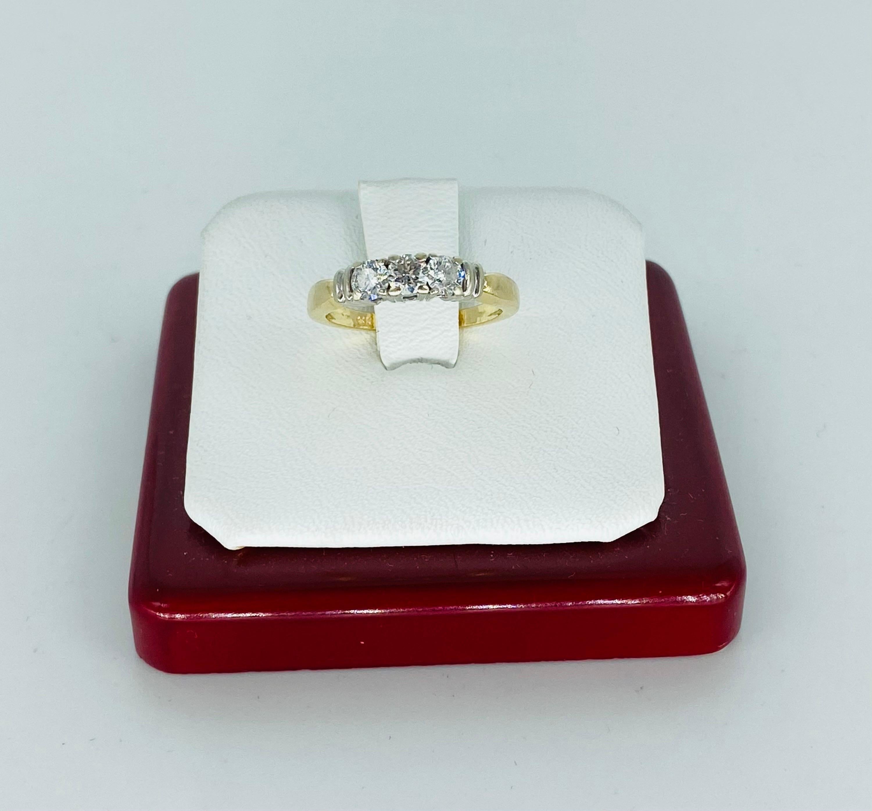 Women's Vintage Three-Stone 0.60 Carat Diamond Ring 14k Gold For Sale