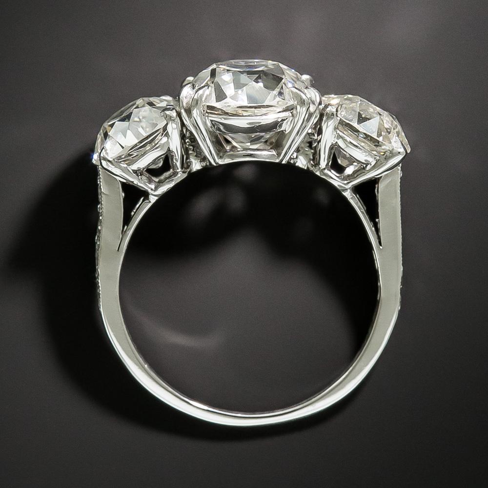 Vintage Three-Stone 4.59 Carat Total Weight Diamond Engagement Ring, GIA In Excellent Condition In San Francisco, CA