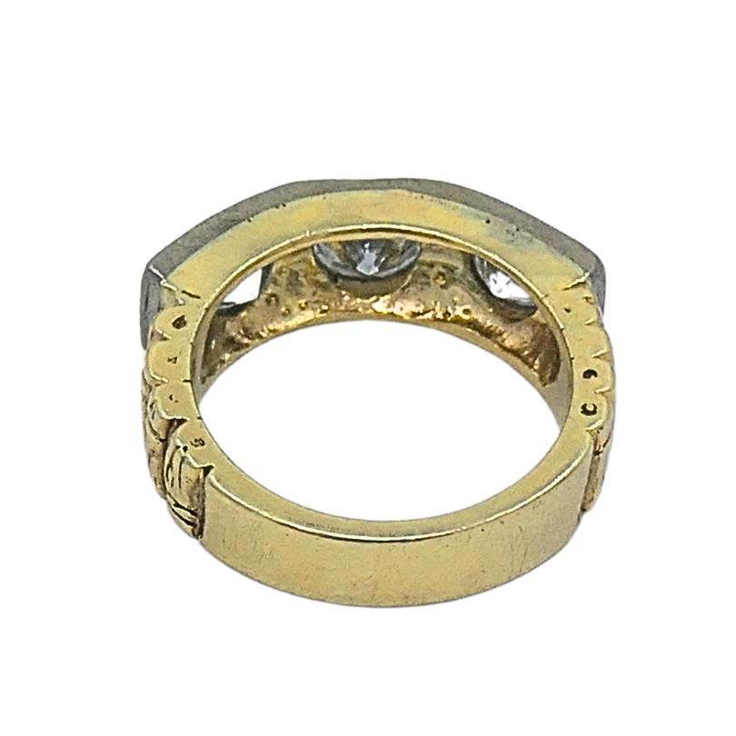 Anello vintage con tre pietre e diamanti in oro 14k in vendita 1