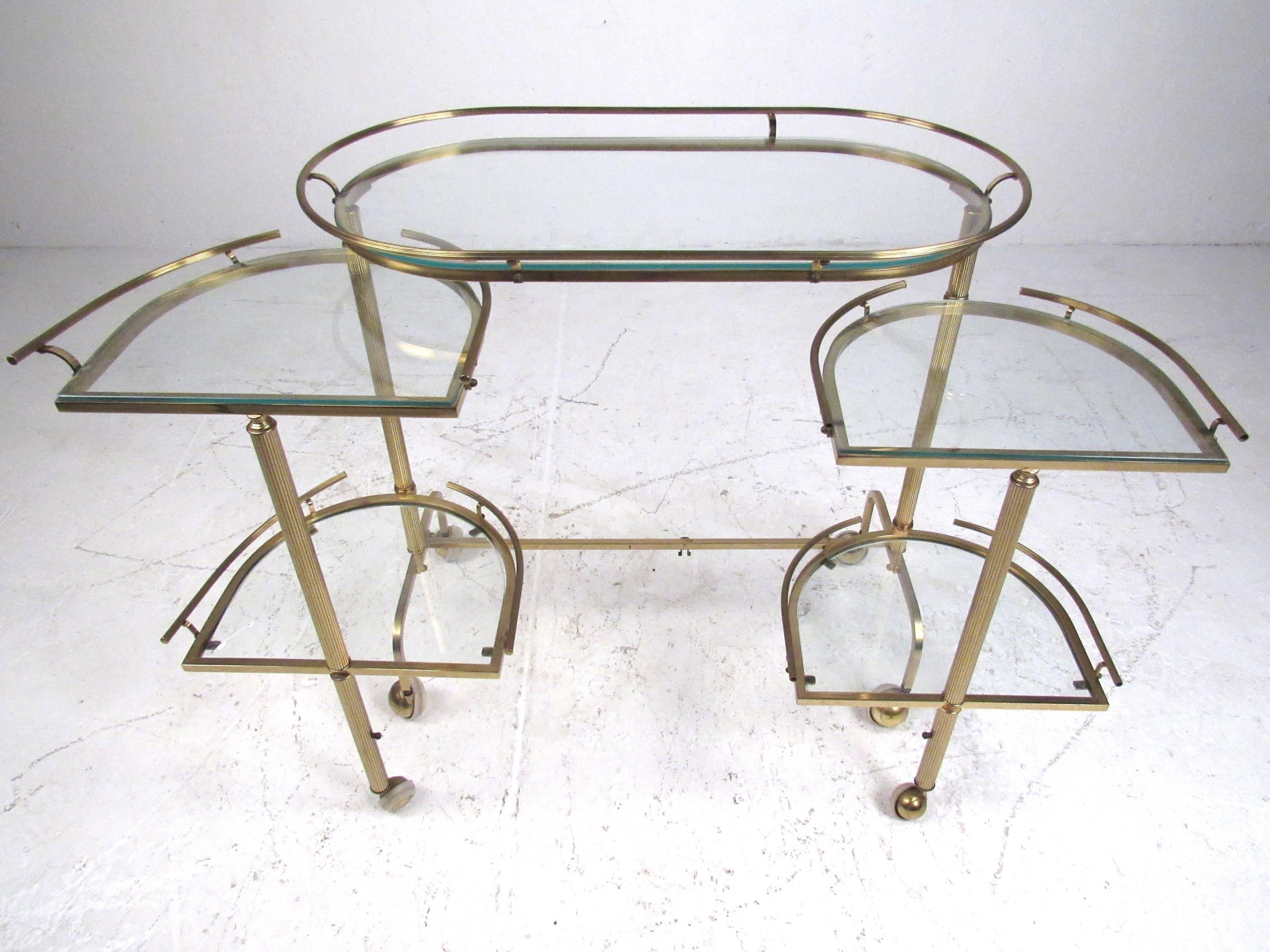Vintage Three-Tier Brass Service/Bar Cart In Good Condition For Sale In Brooklyn, NY