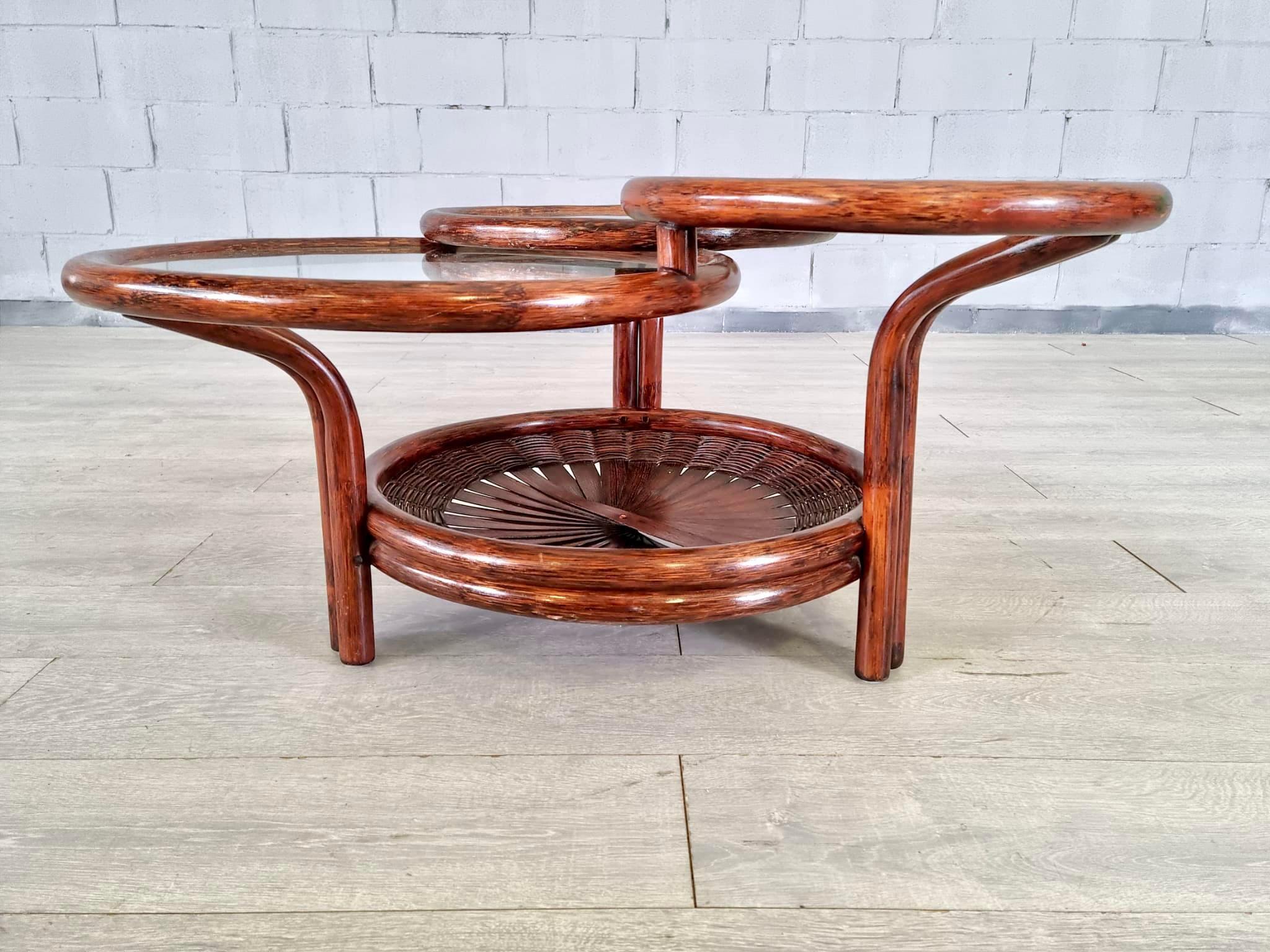 Vintage Three-Tiered Round Bamboo Cane Coffee Side Table In Good Condition For Sale In Bridgeport, CT